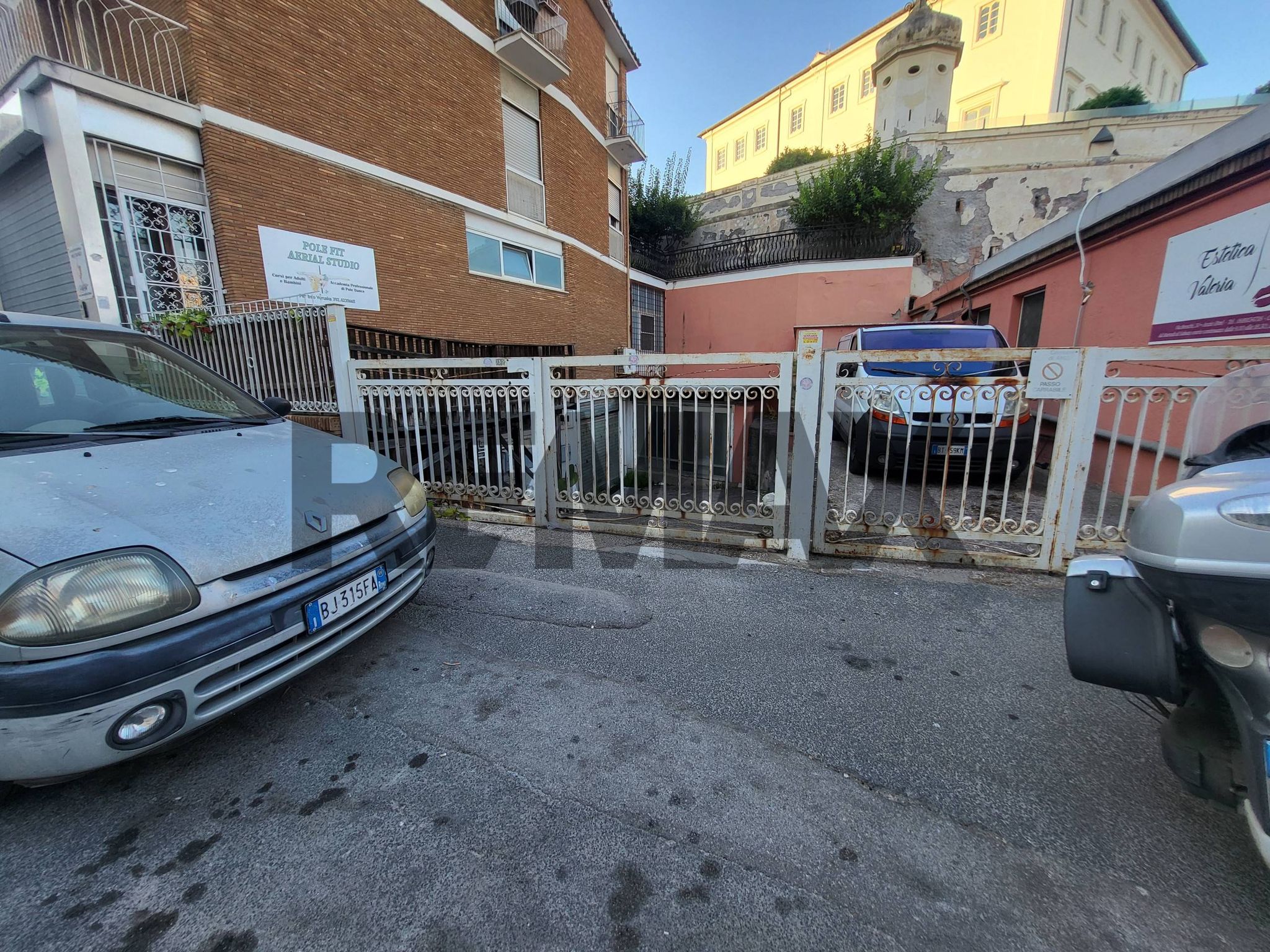Edificio all'aperto