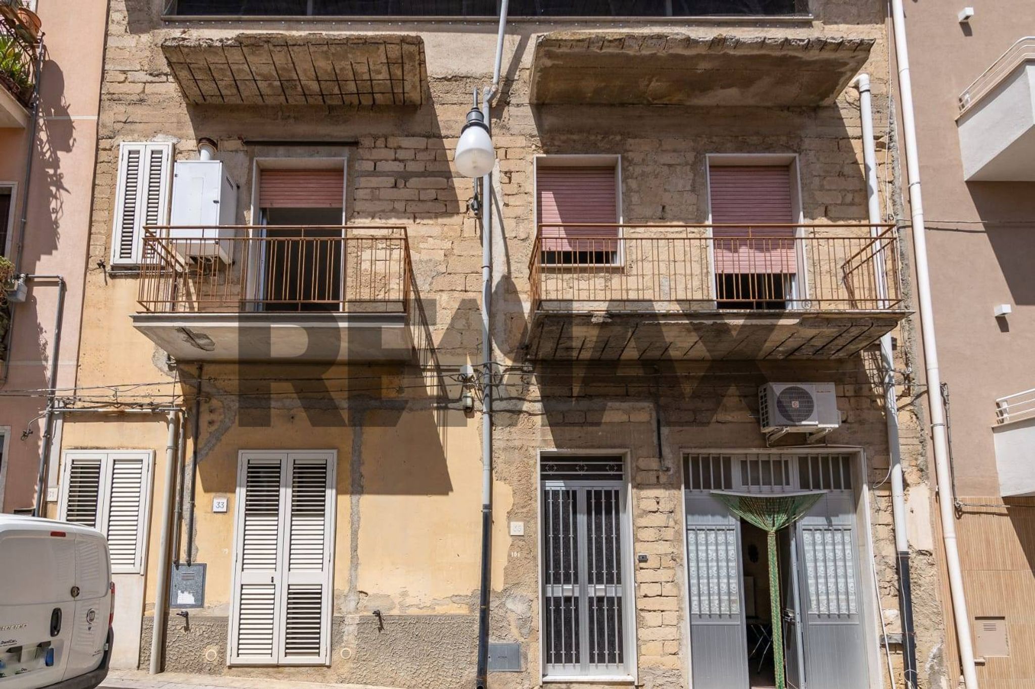 Edificio all'aperto