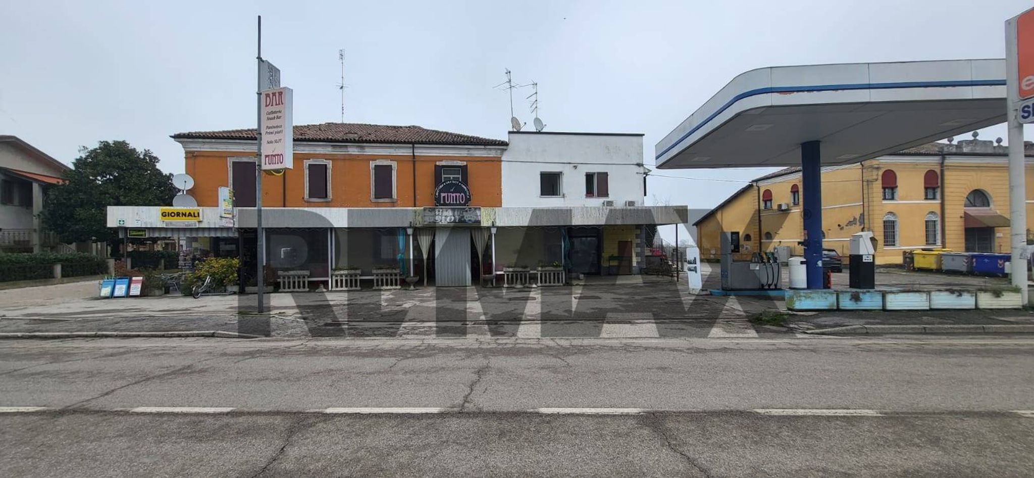 Edificio all'aperto