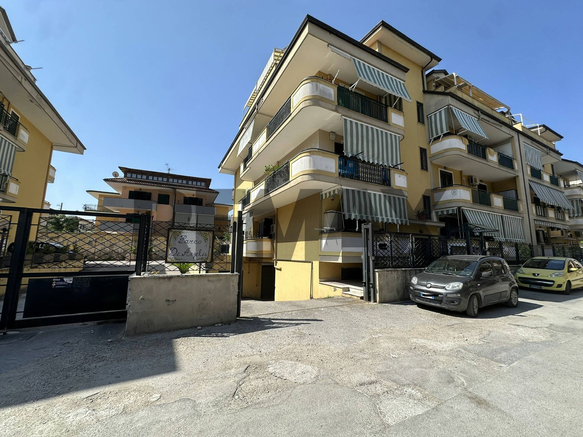 Edificio all'aperto