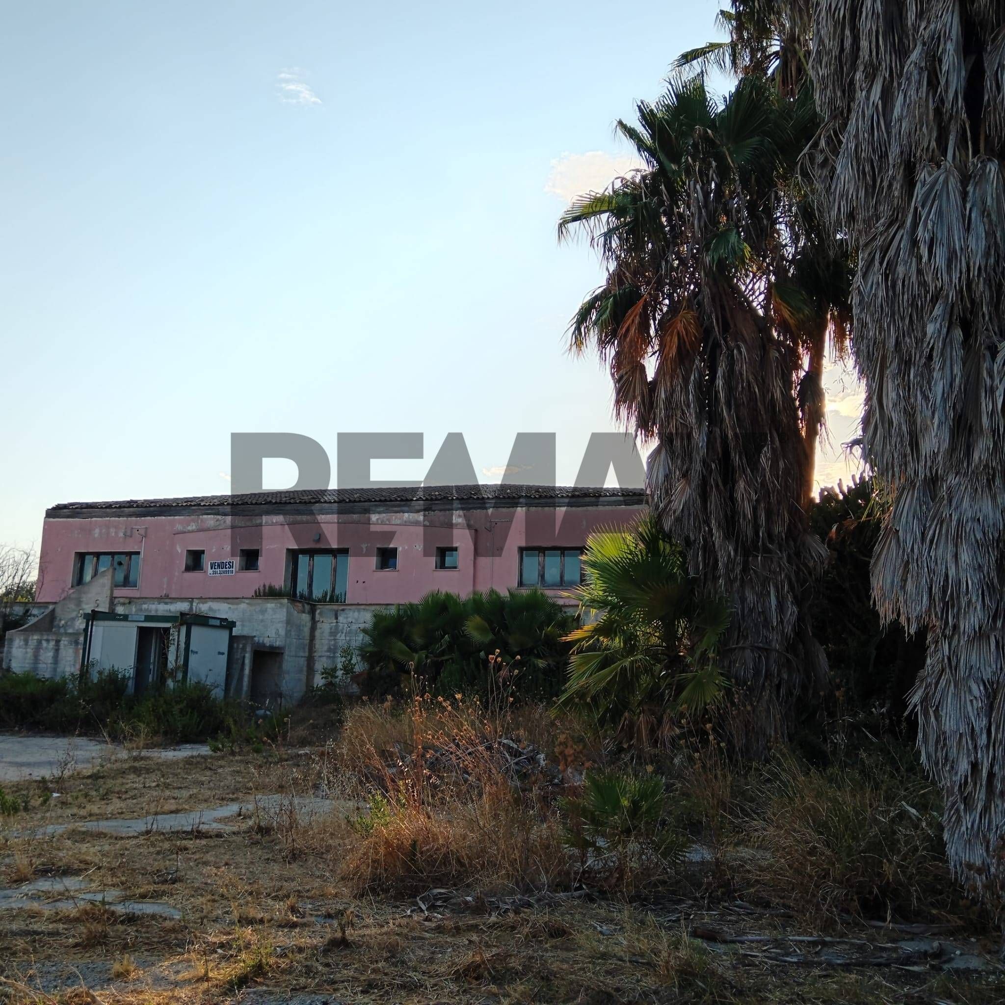 Edificio all'aperto