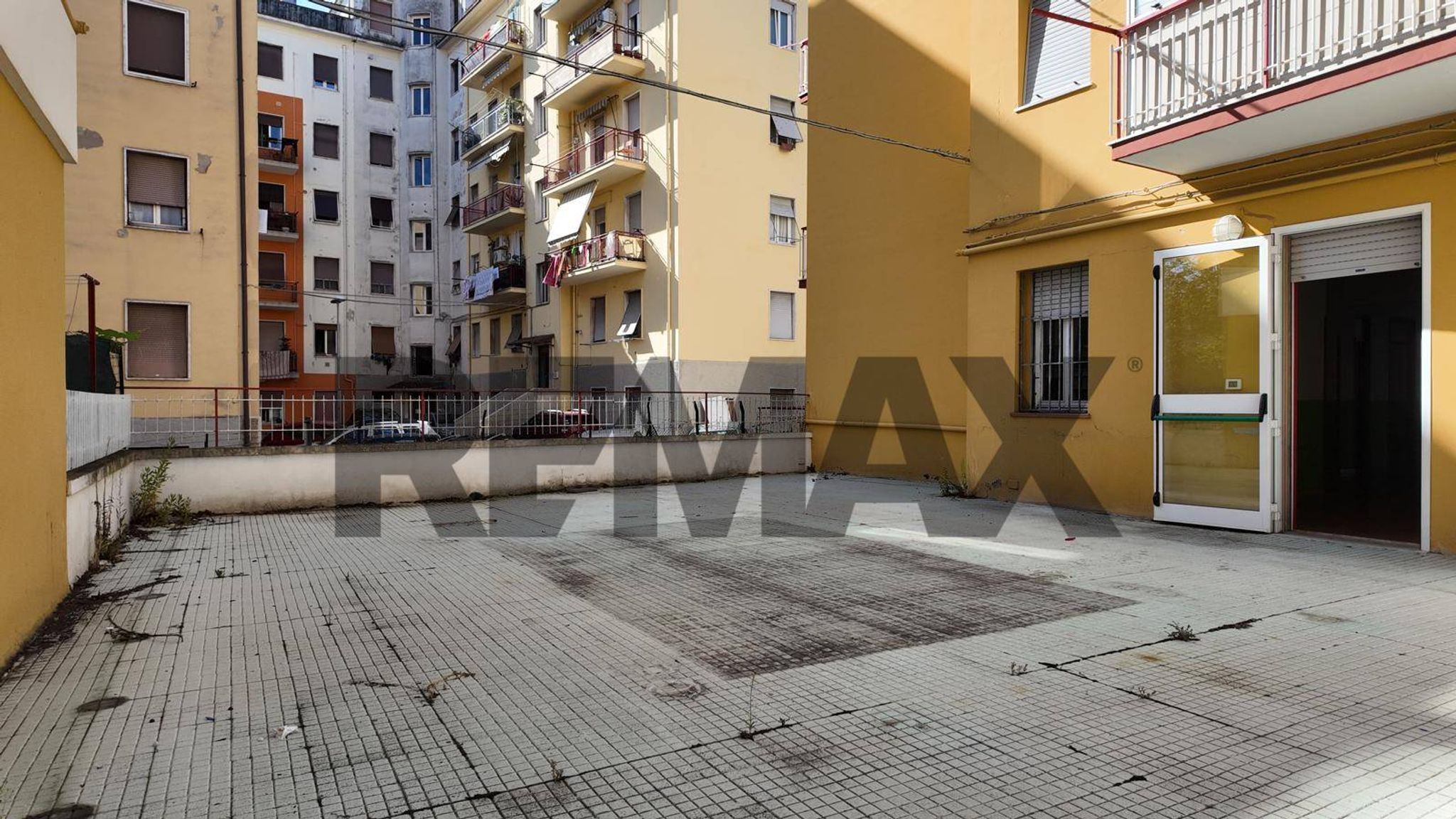 Edificio all'aperto