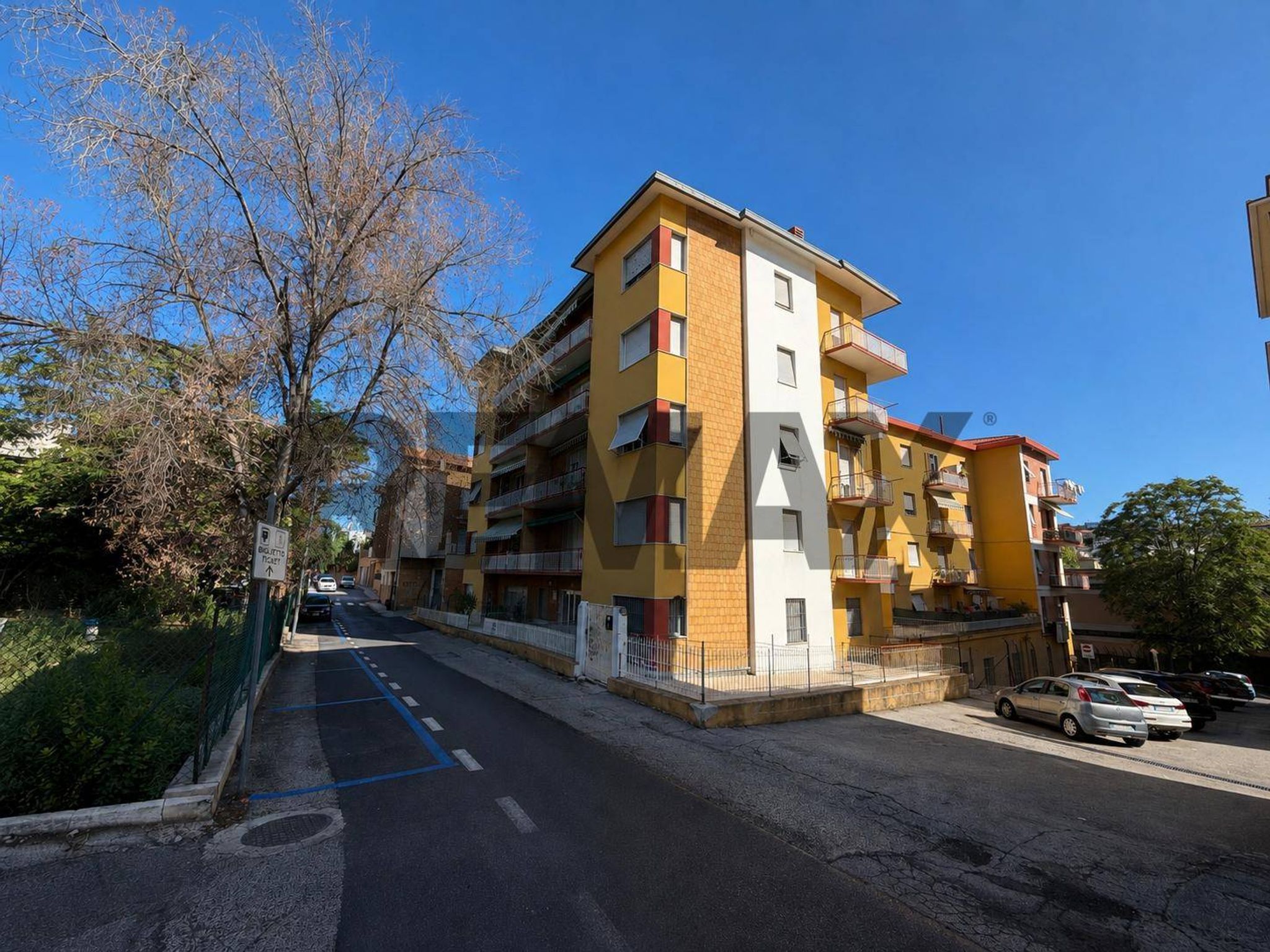 Edificio all'aperto