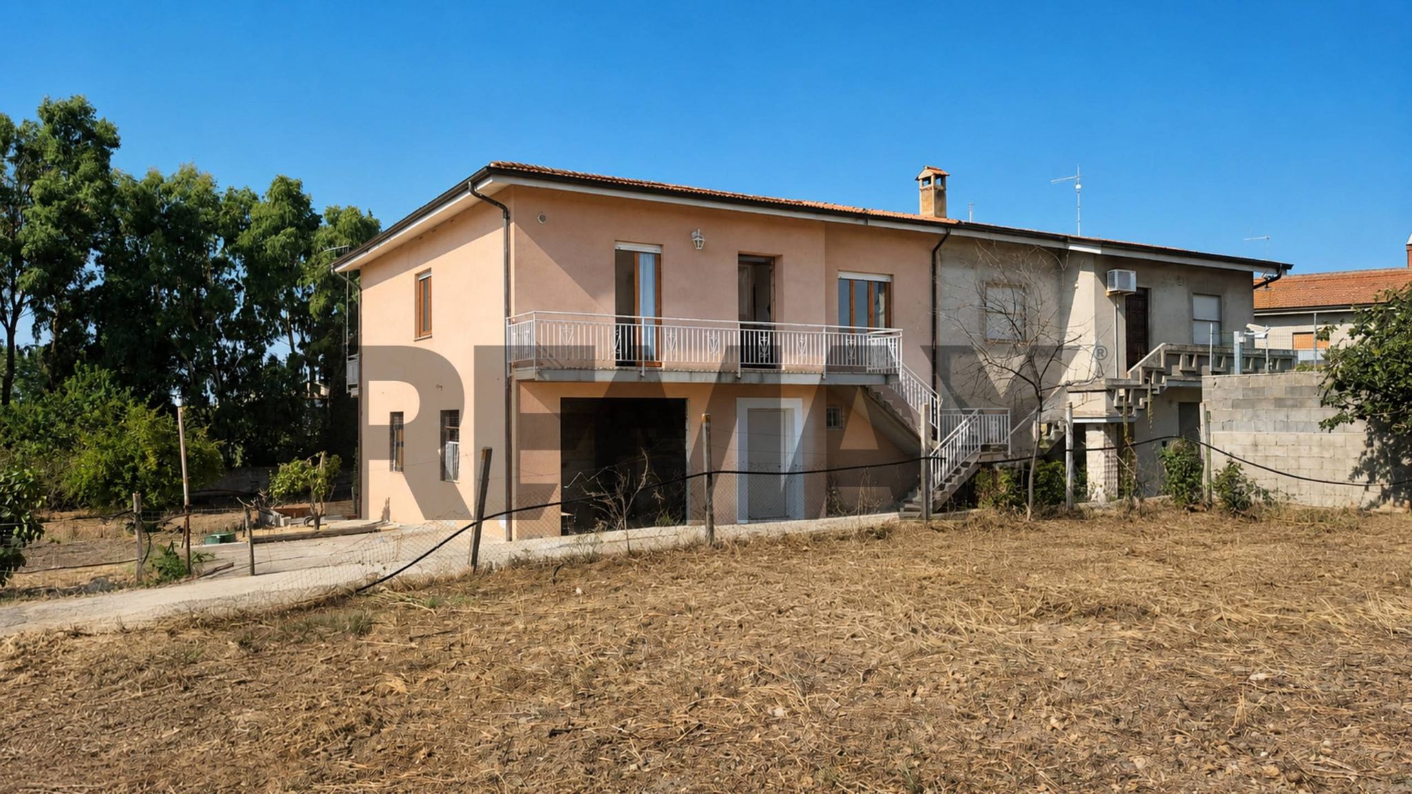 Immobile a Usellus