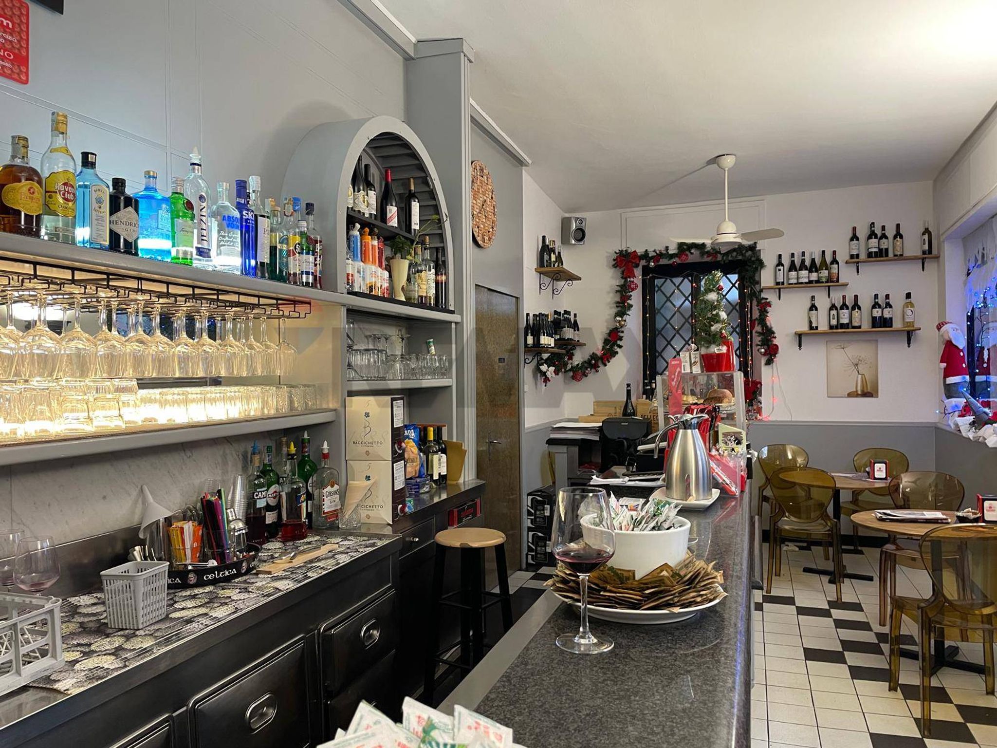 INTERNO BAR