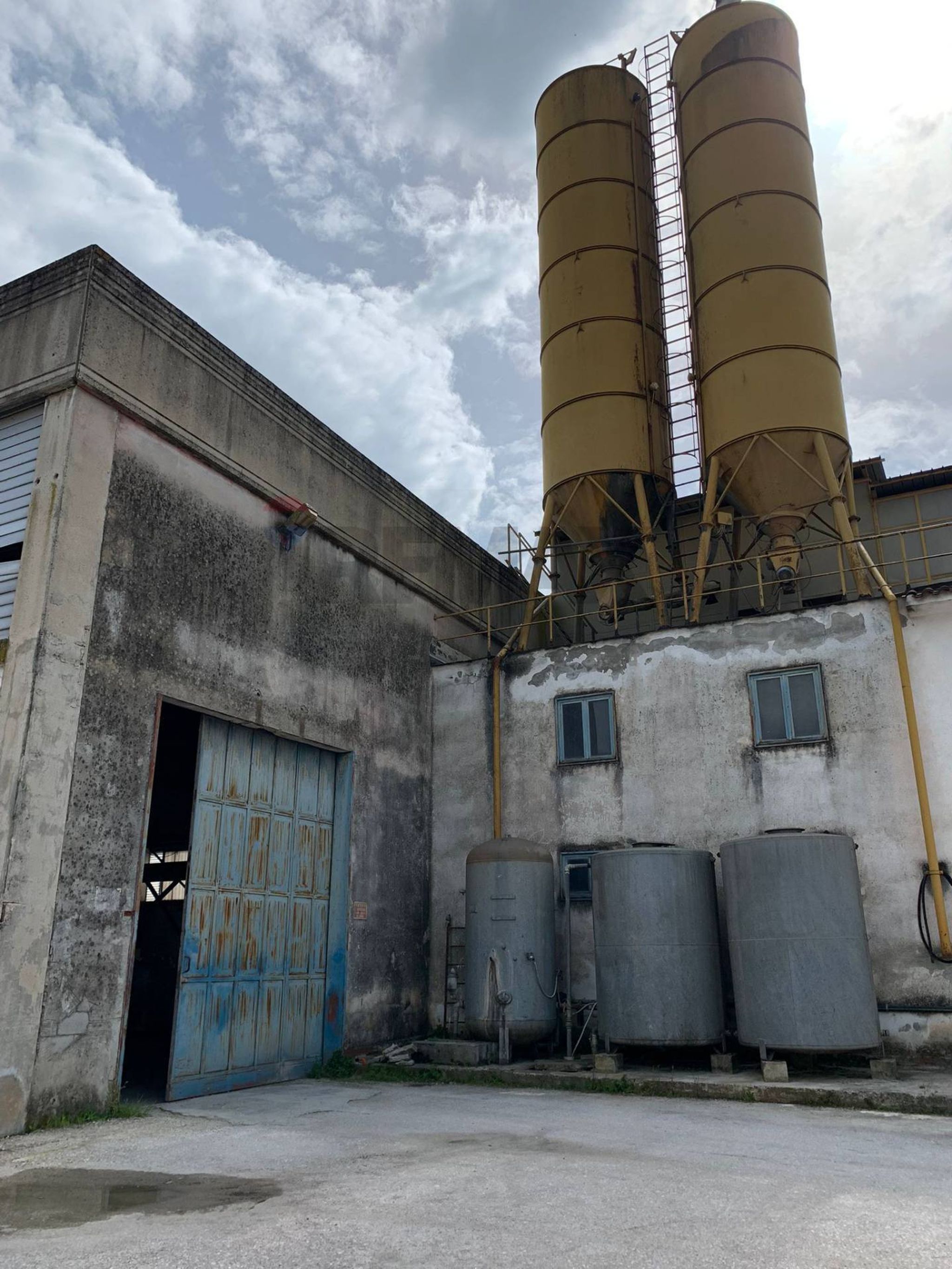 Edificio all'aperto