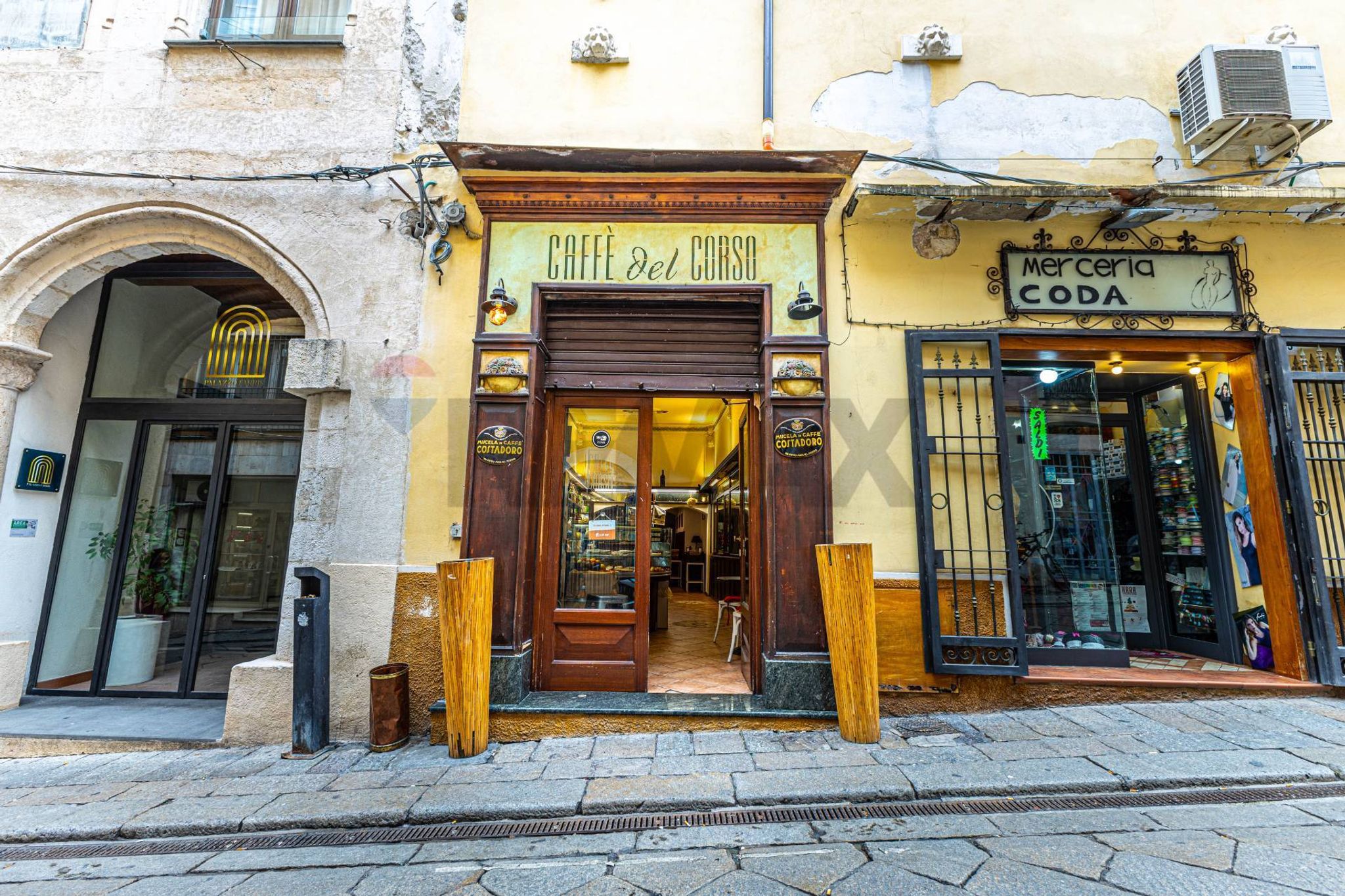 Edificio all'aperto