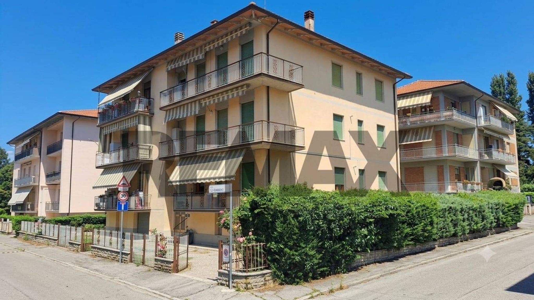 Edificio all'aperto