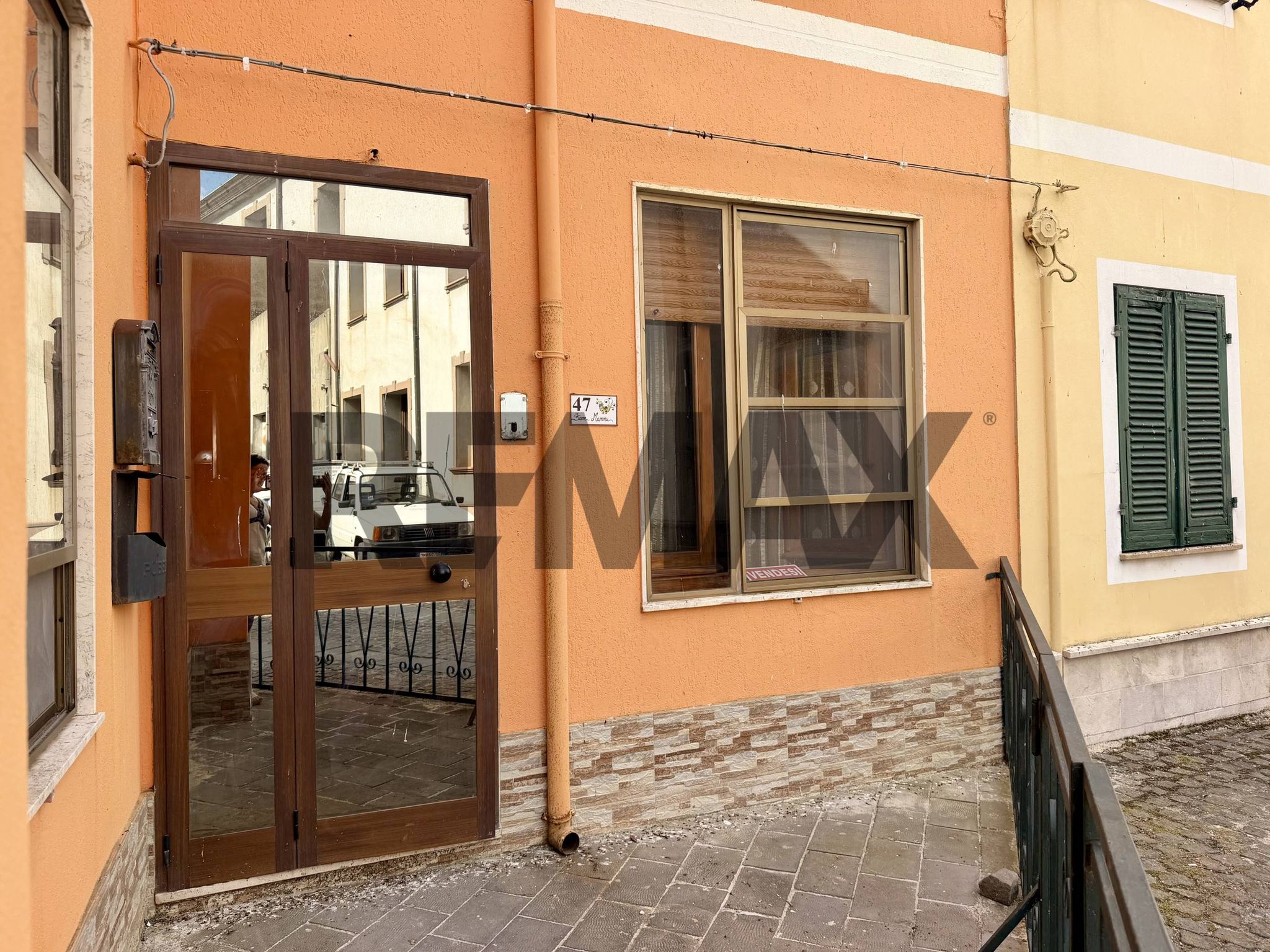 Edificio all'aperto