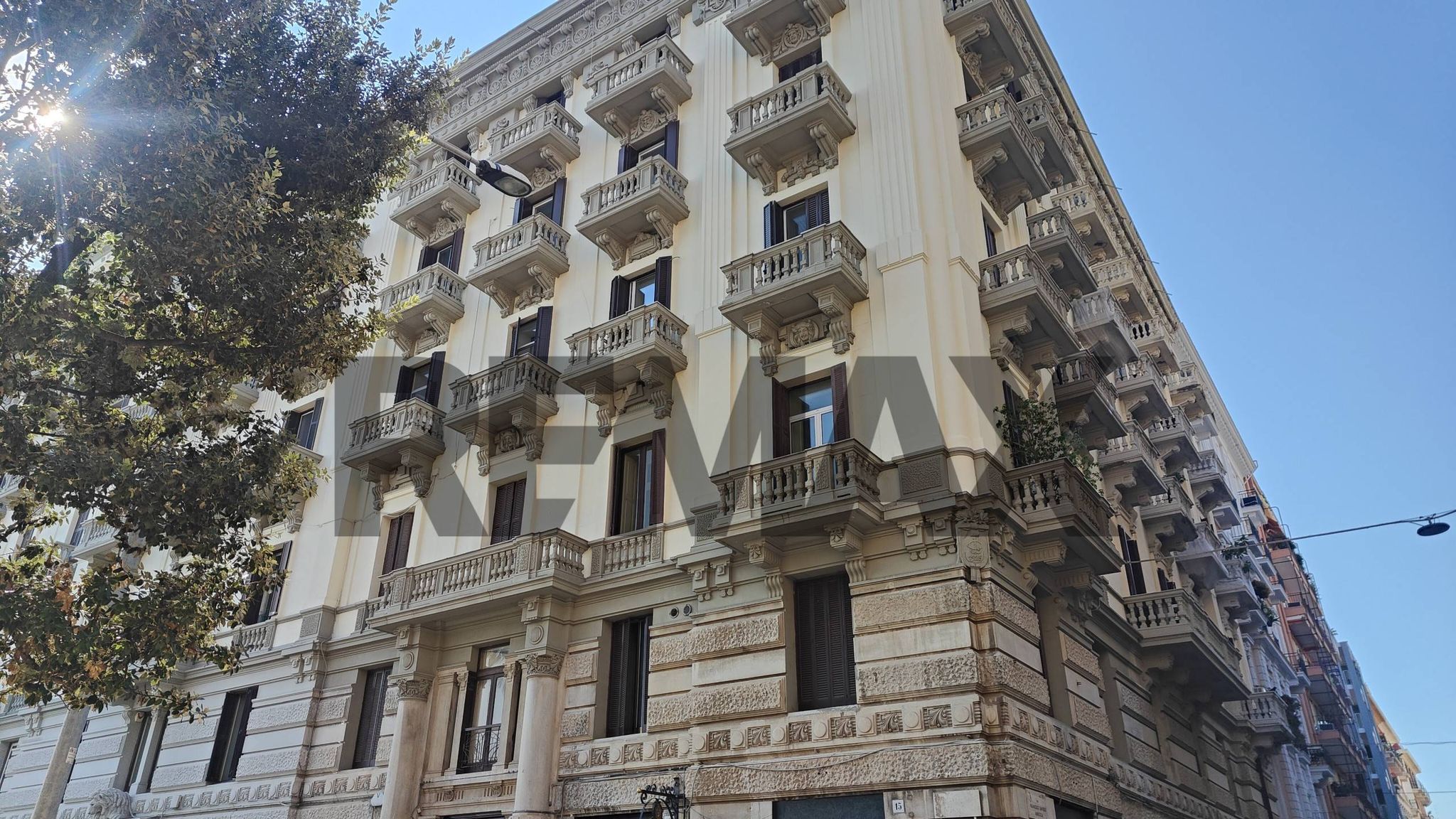 Edificio all'aperto