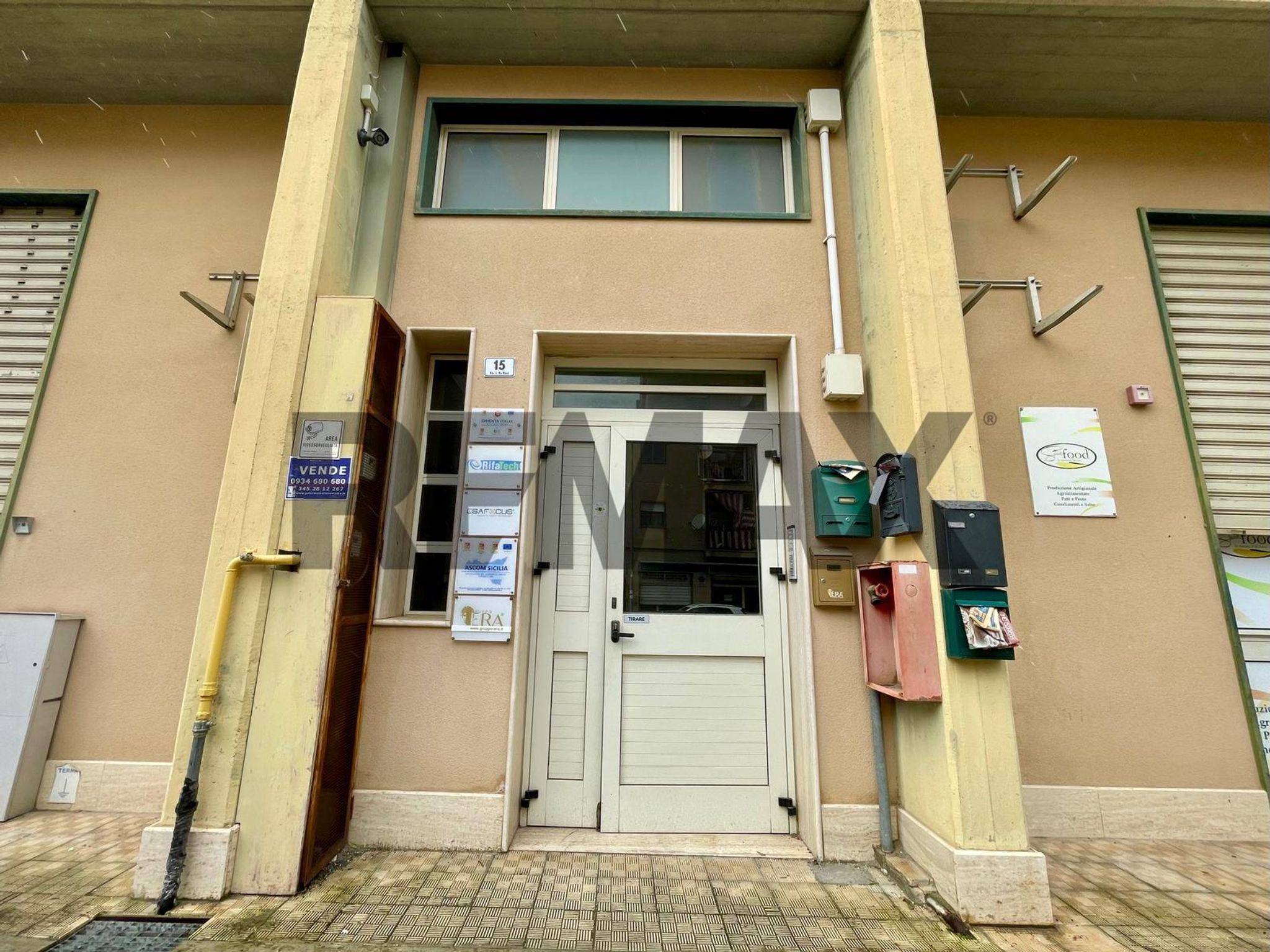 Edificio all'aperto