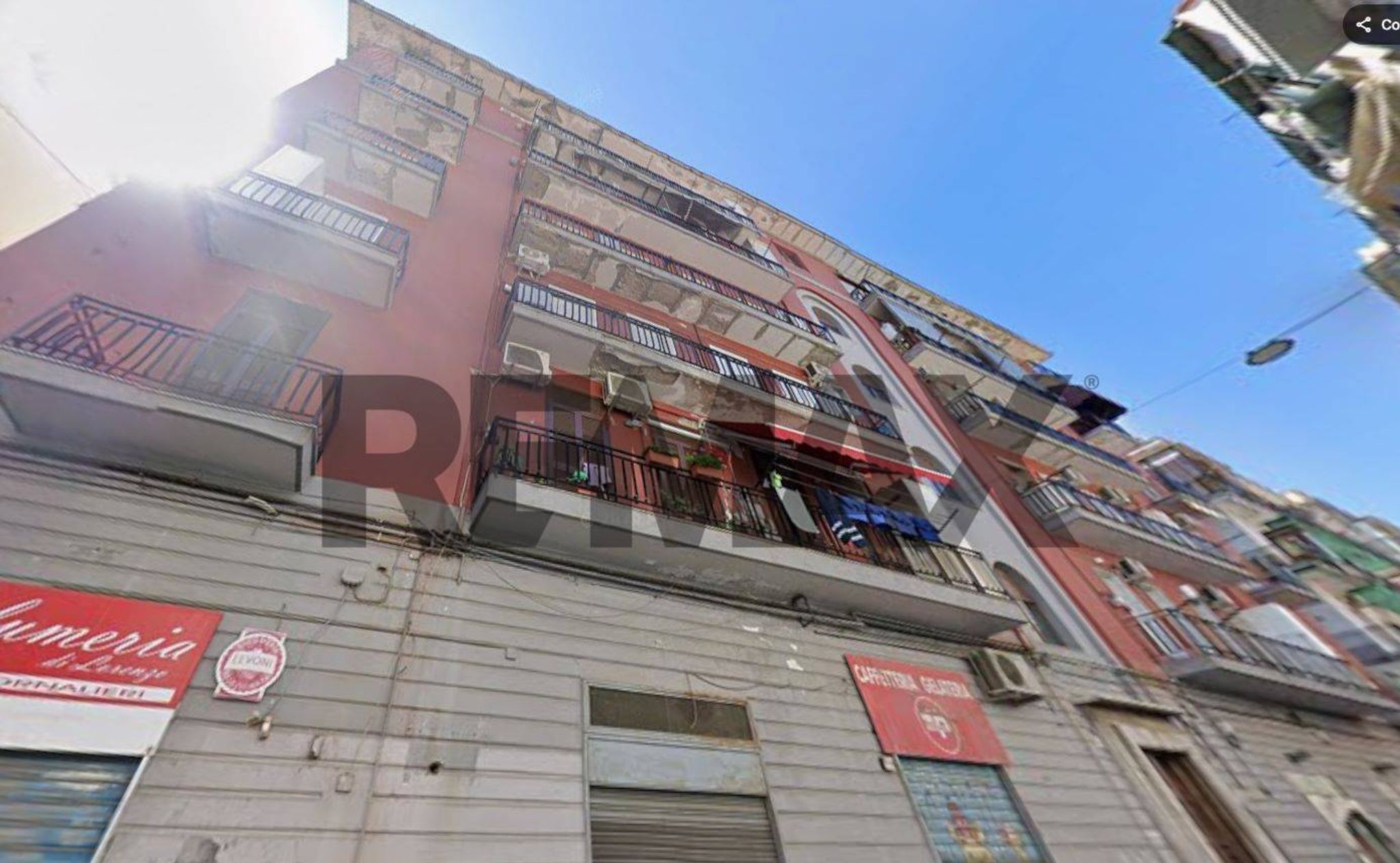 Edificio all'aperto