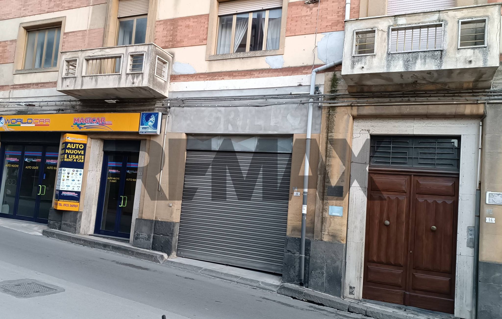 Edificio all'aperto