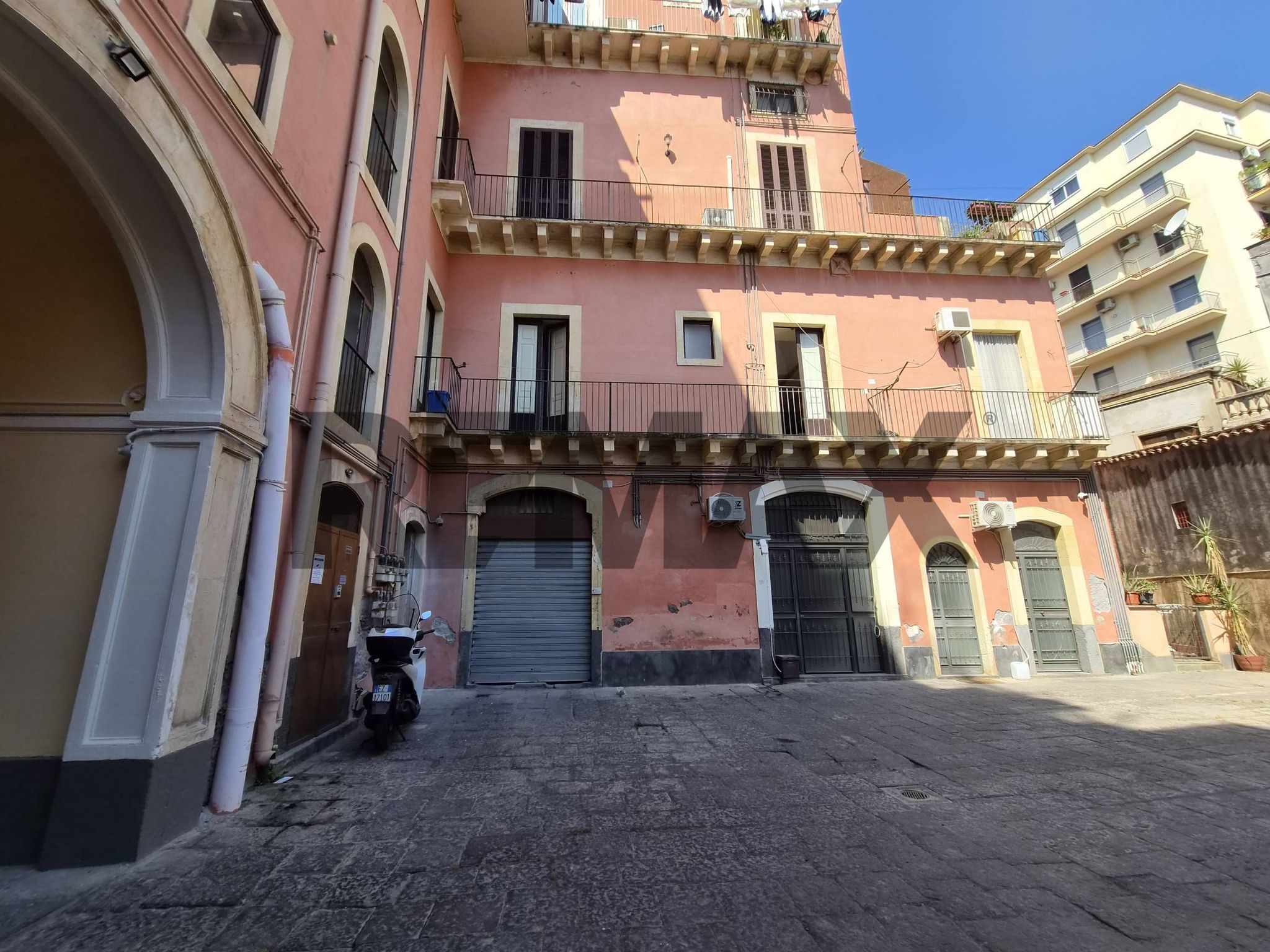 Edificio all'aperto