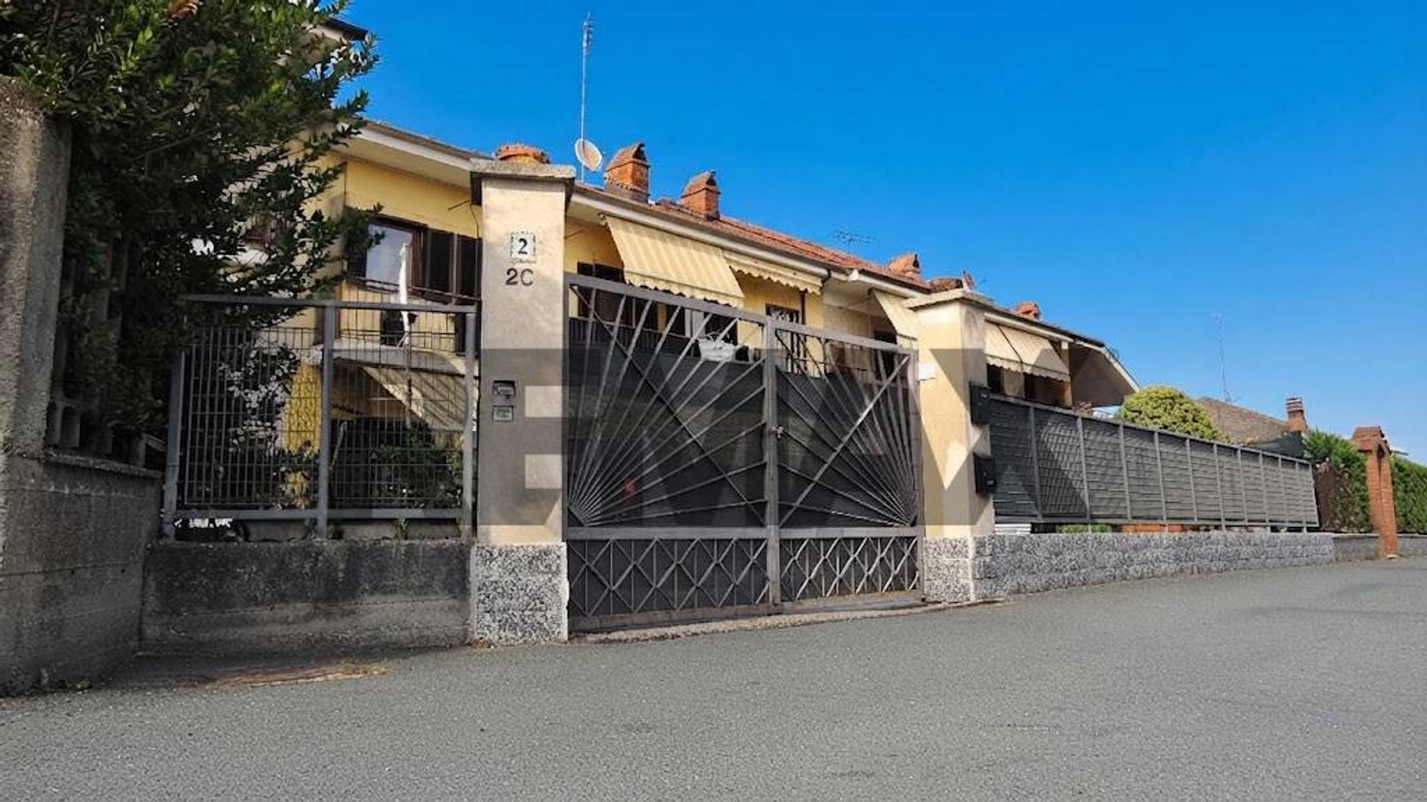 Edificio all'aperto