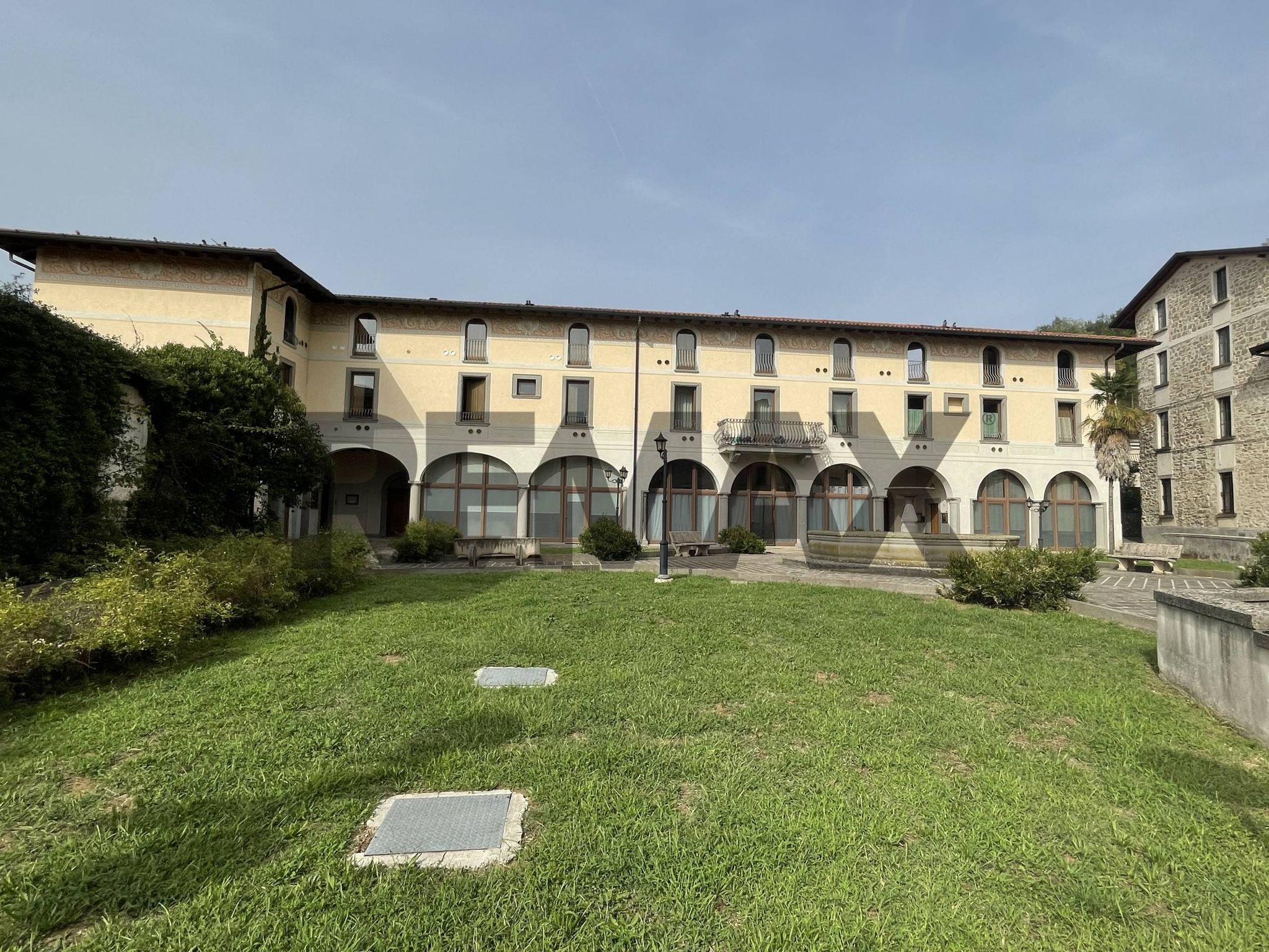 Edificio all'aperto