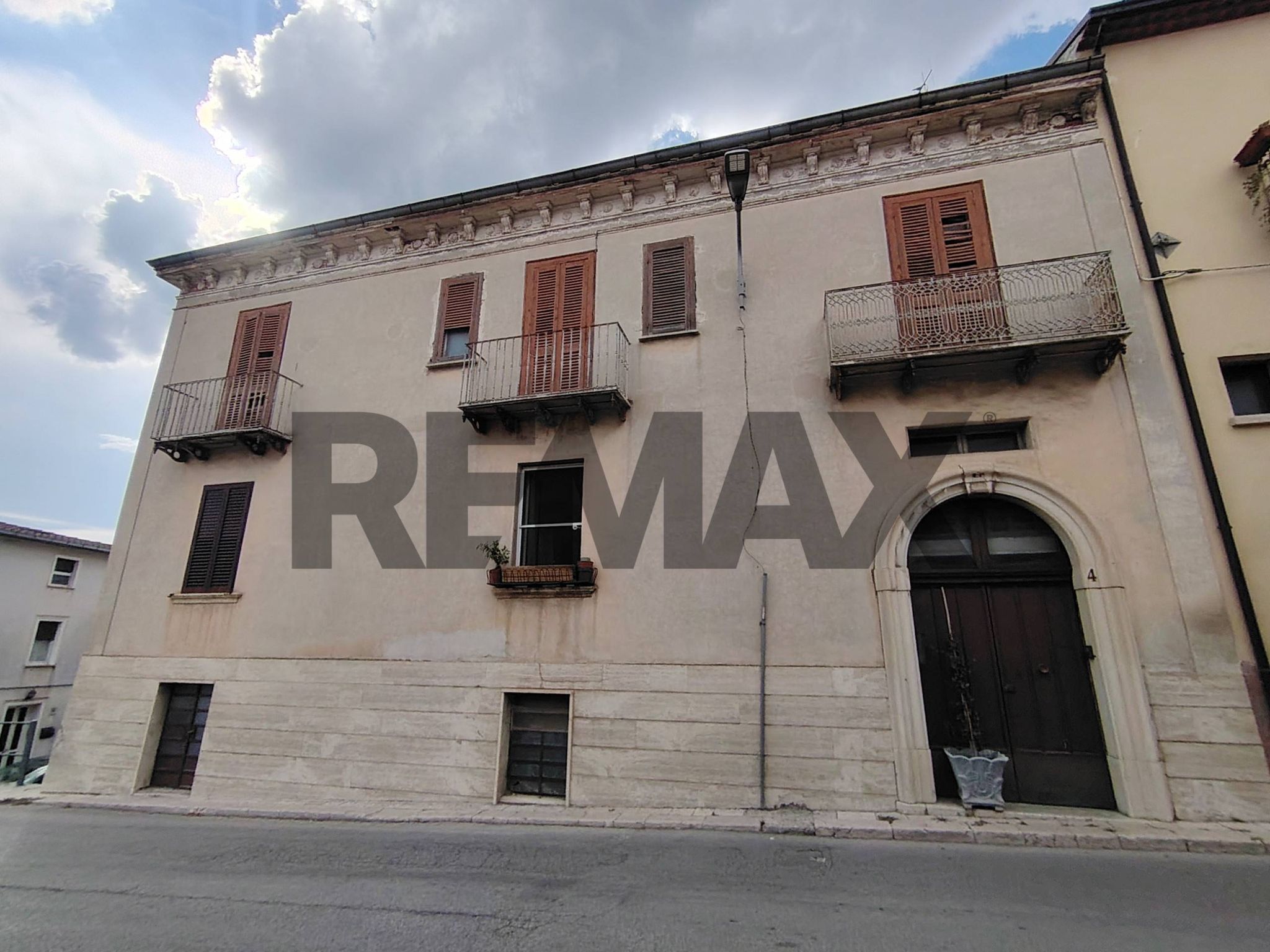 Edificio all'aperto