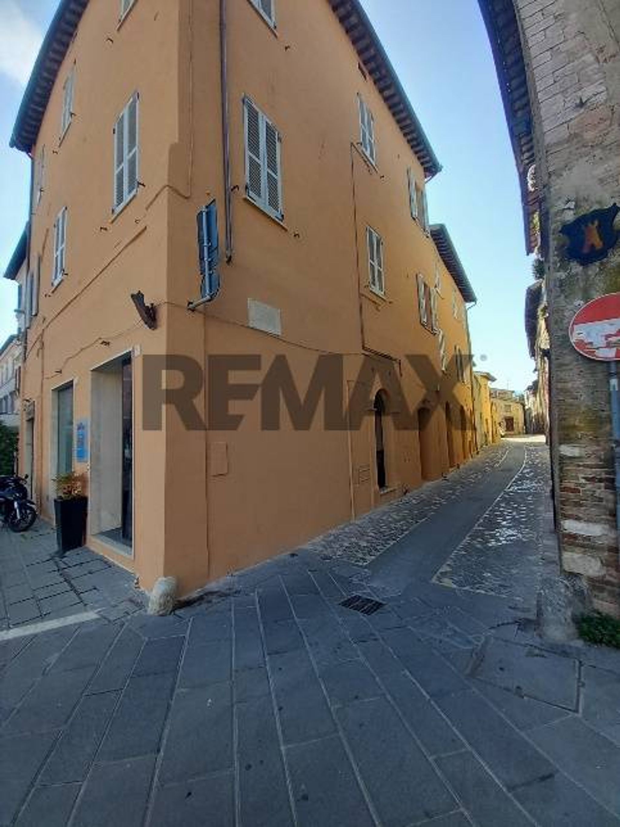 Edificio all'aperto
