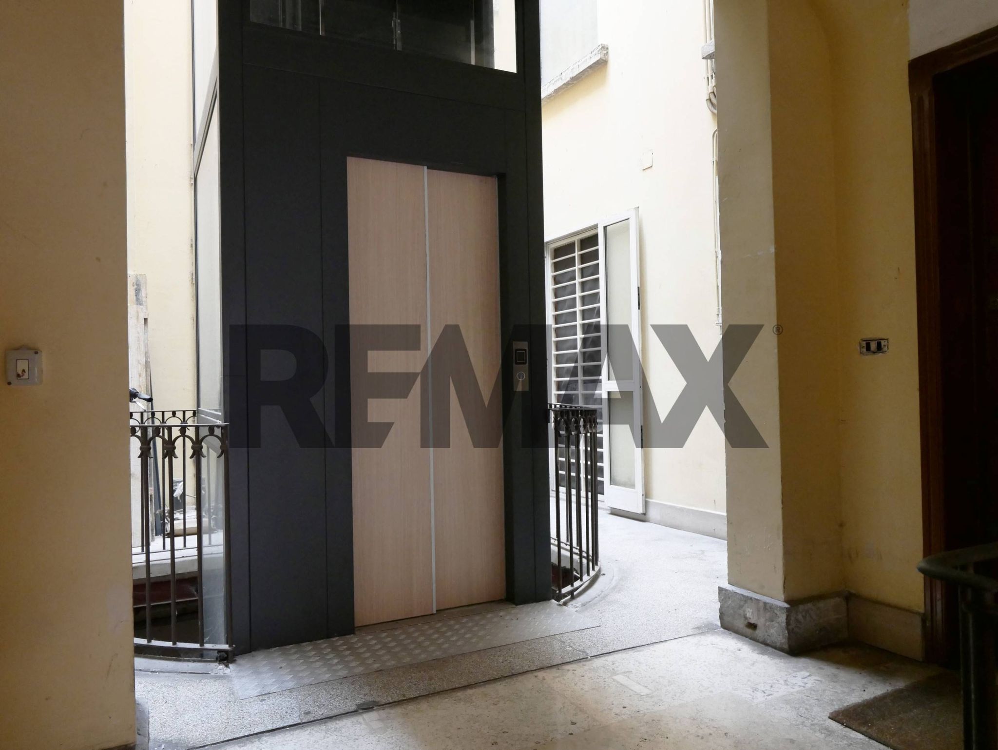Edificio all'aperto