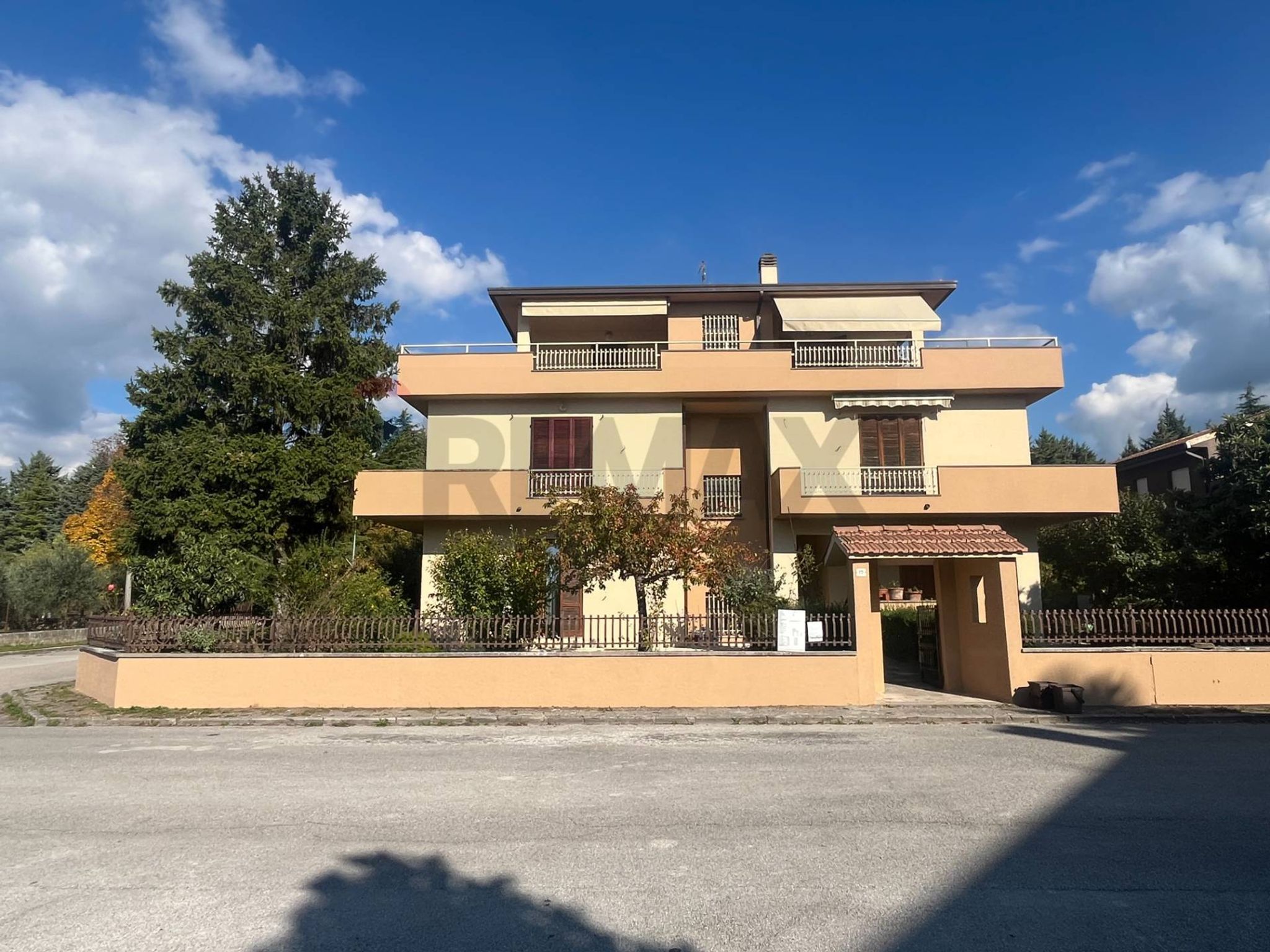 Immobile a Foligno