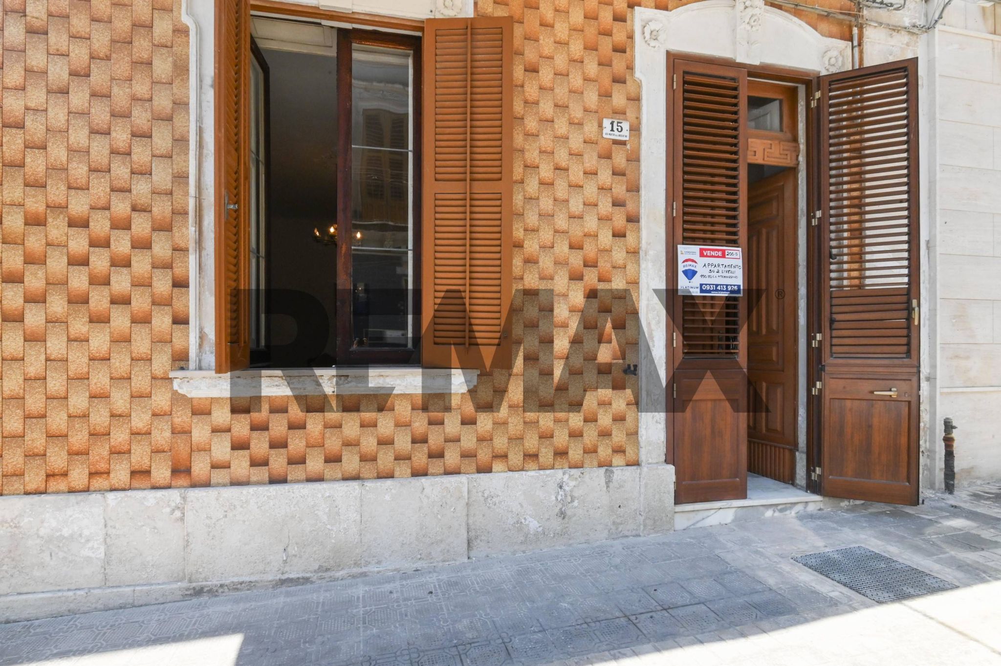 Edificio all'aperto