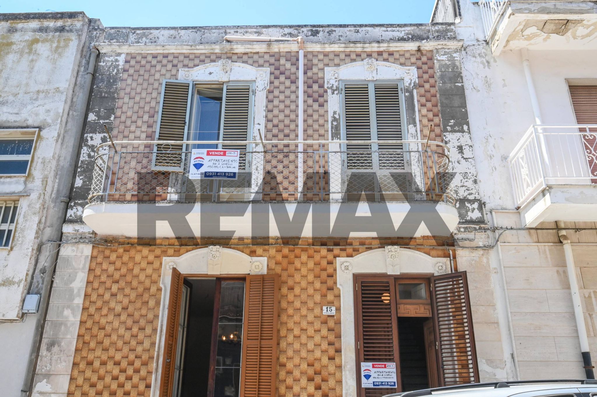 Edificio all'aperto