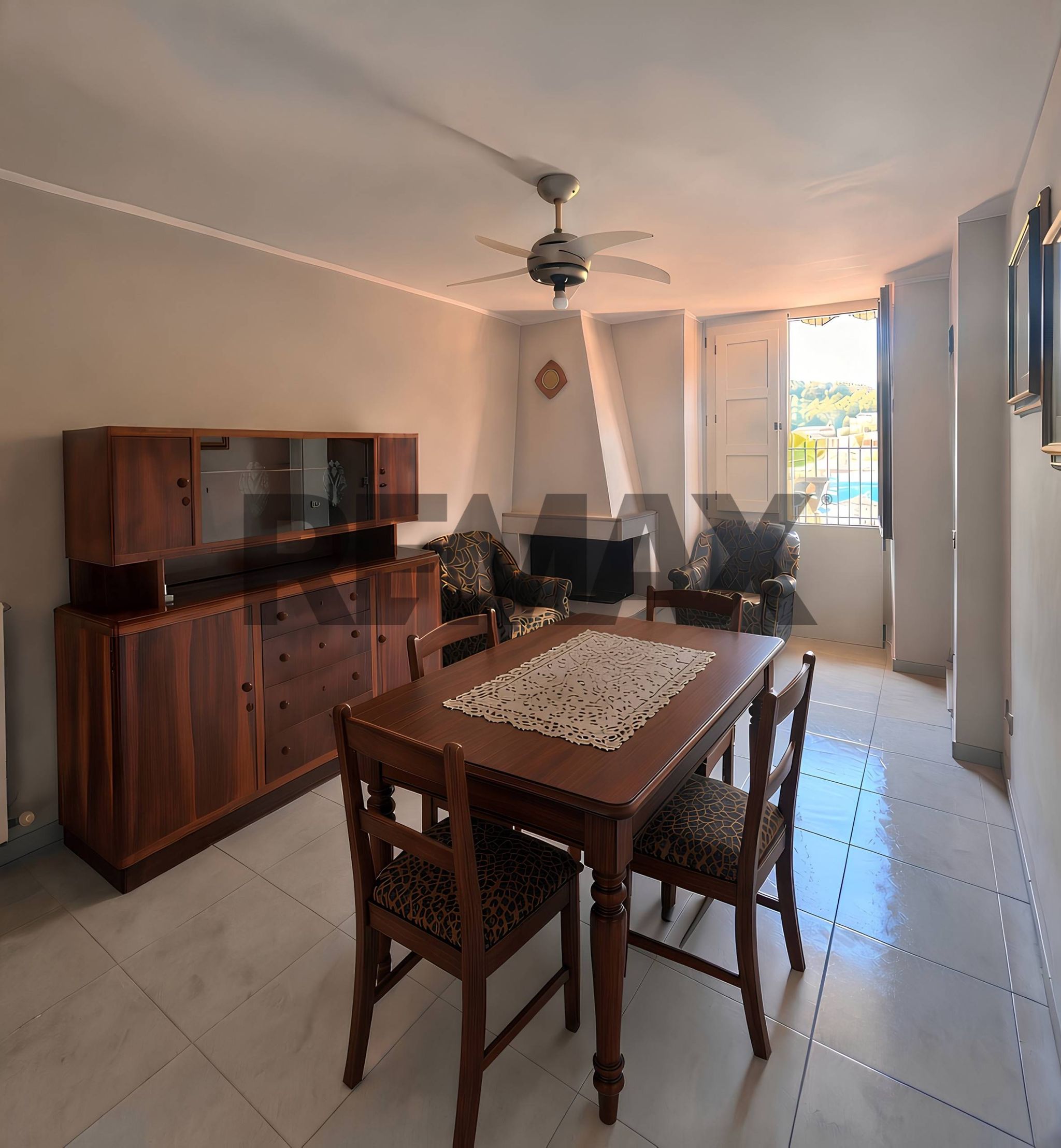 Sala da pranzo + Caminetto