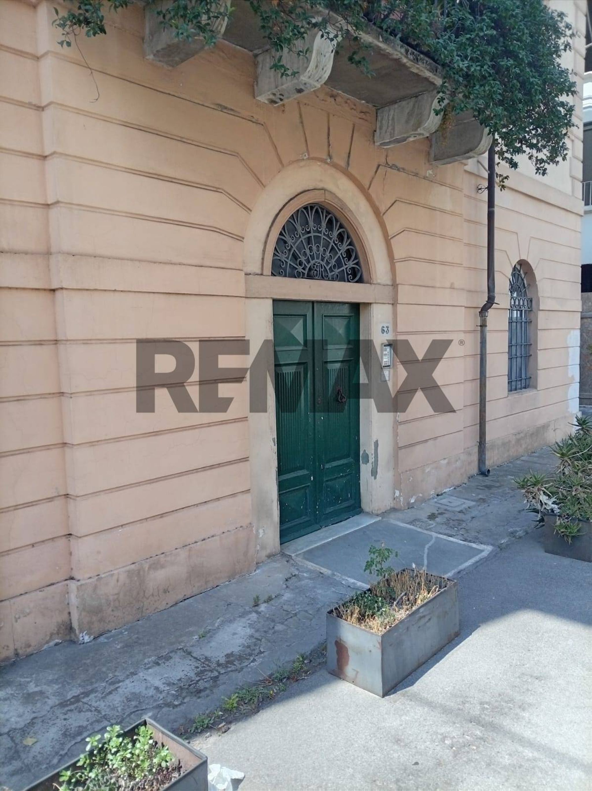 Edificio all'aperto