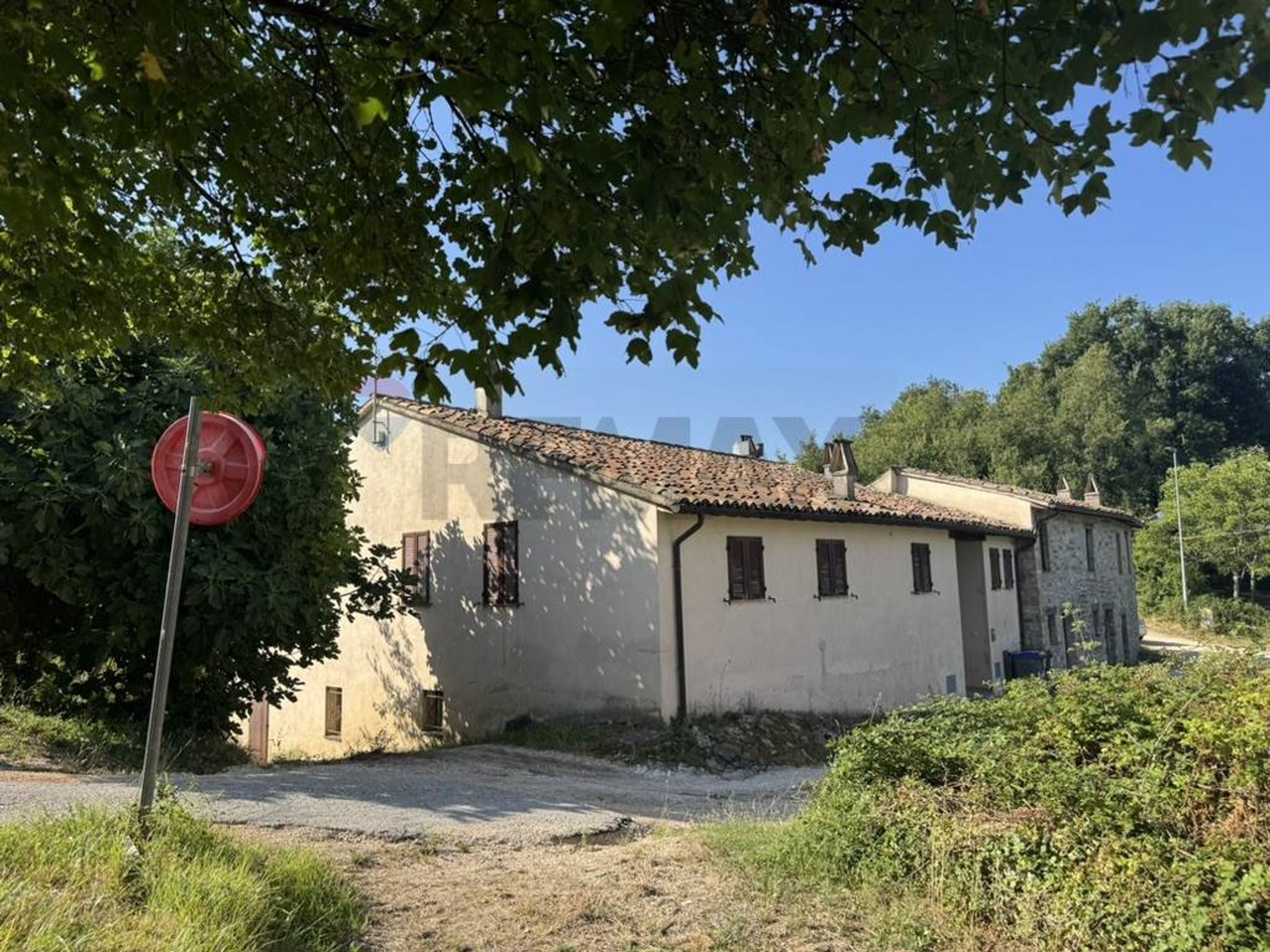 Immobile a Valtopina
