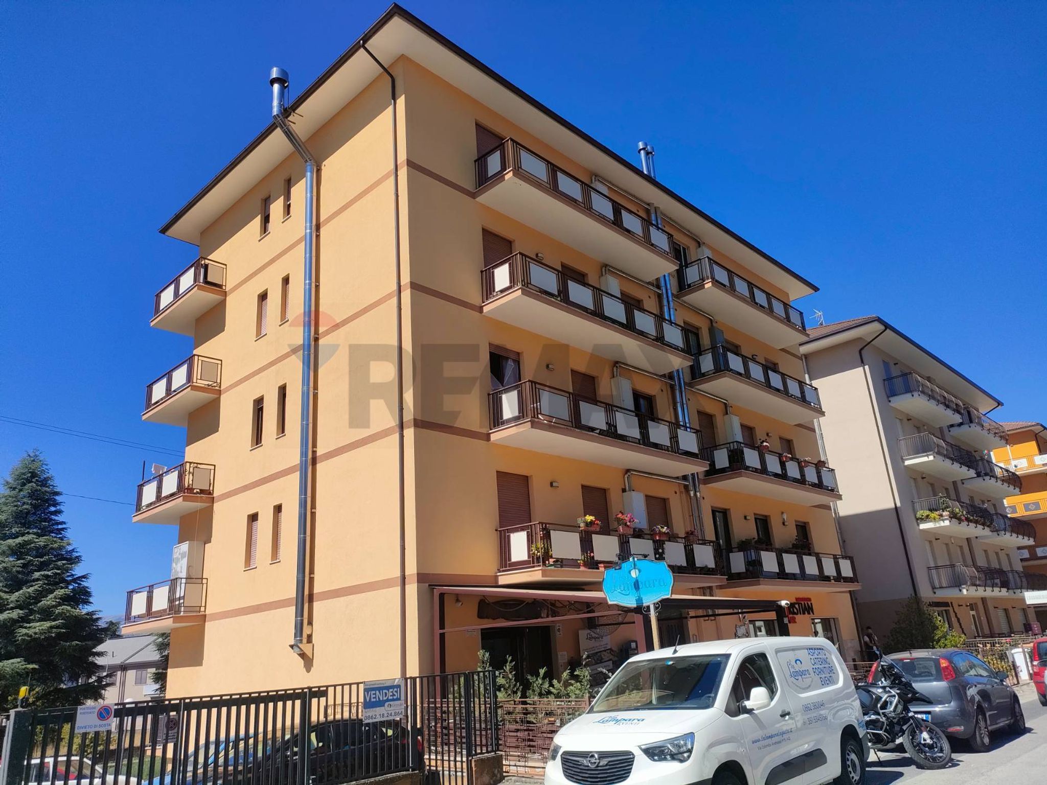 Edificio all'aperto