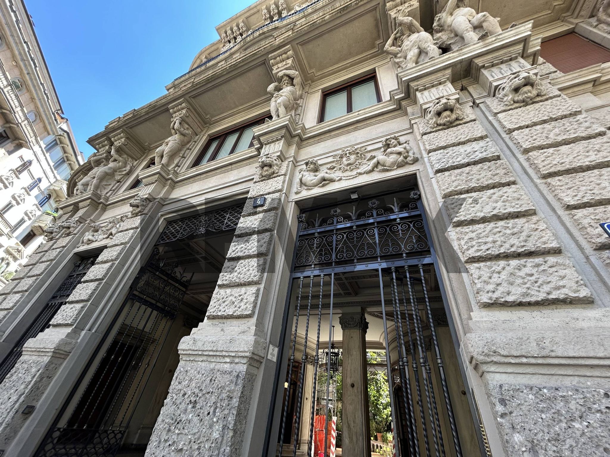 Edificio all'aperto