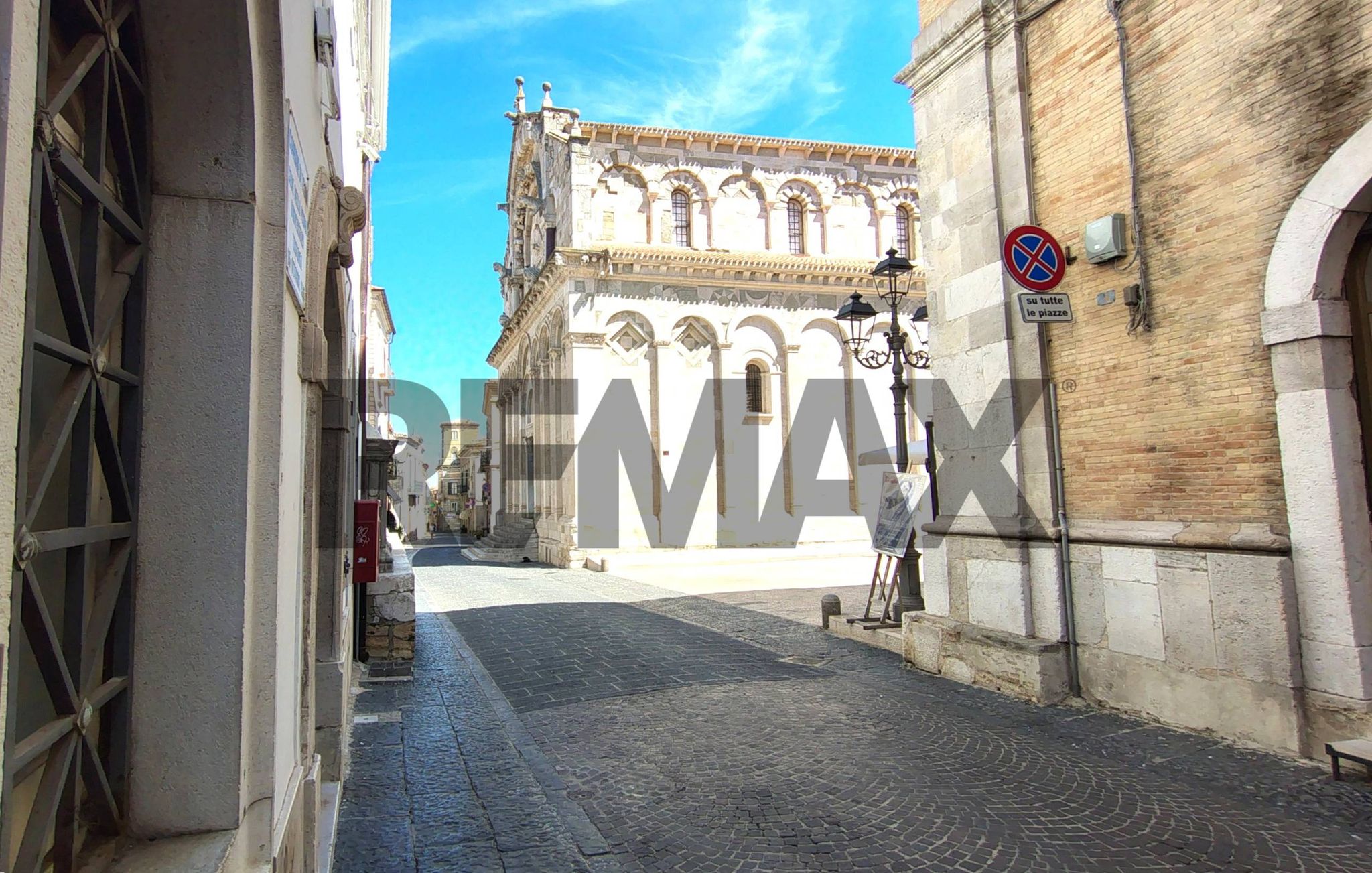 Edificio all'aperto