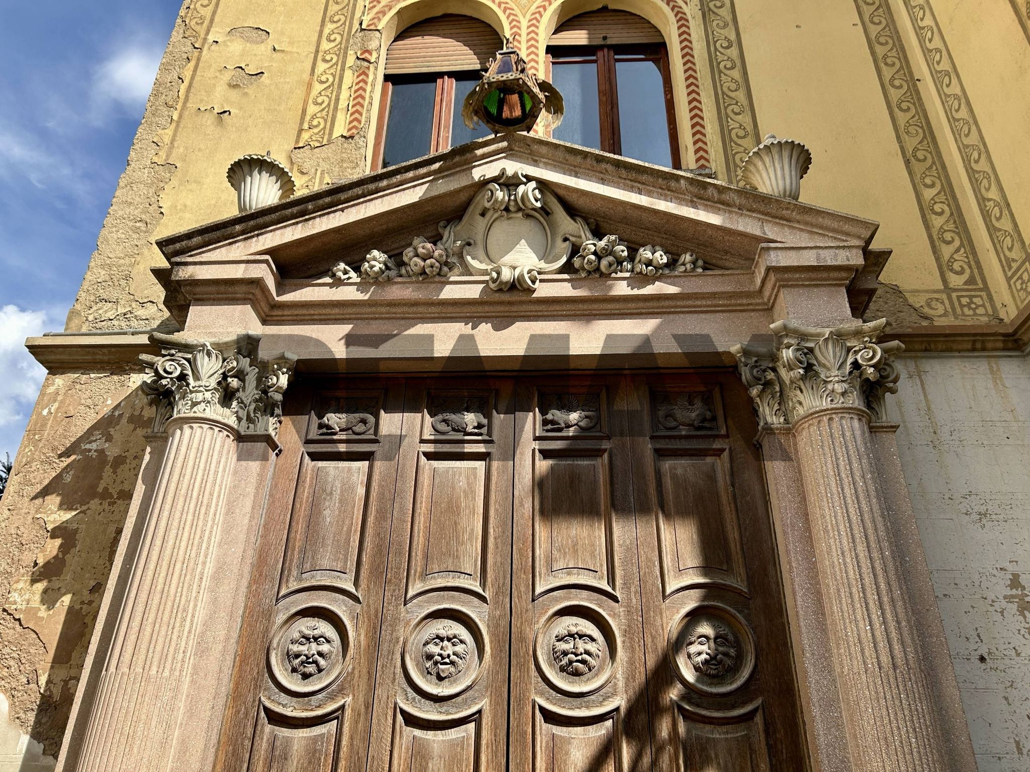Edificio all'aperto