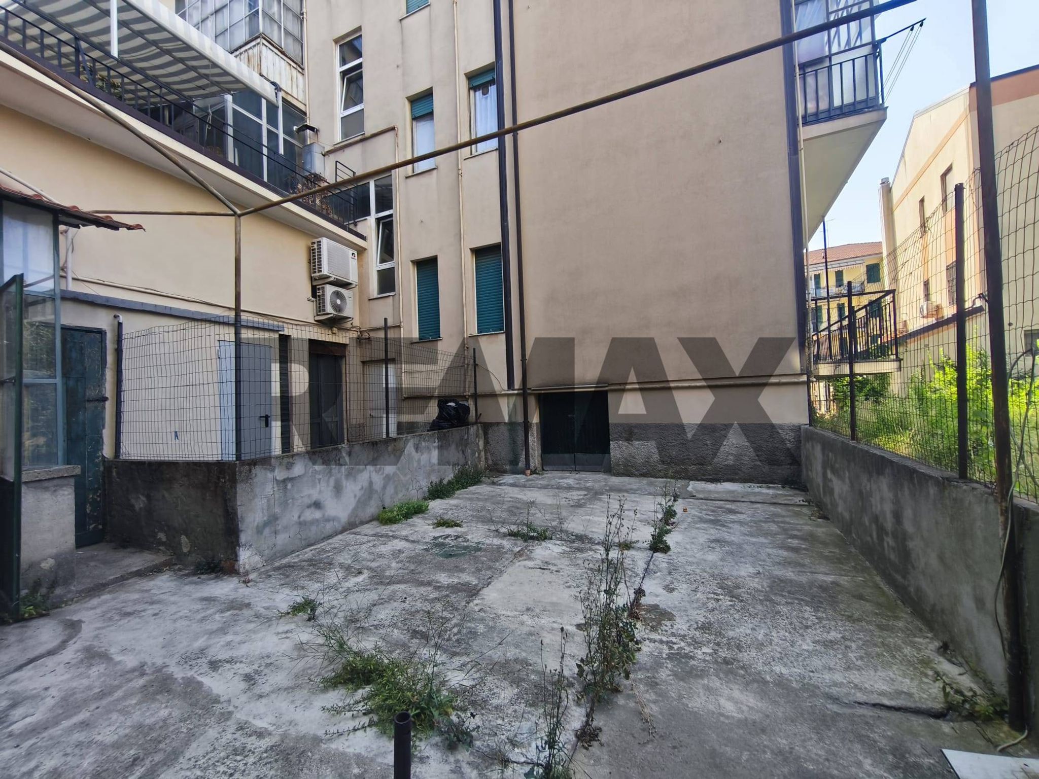 Edificio all'aperto