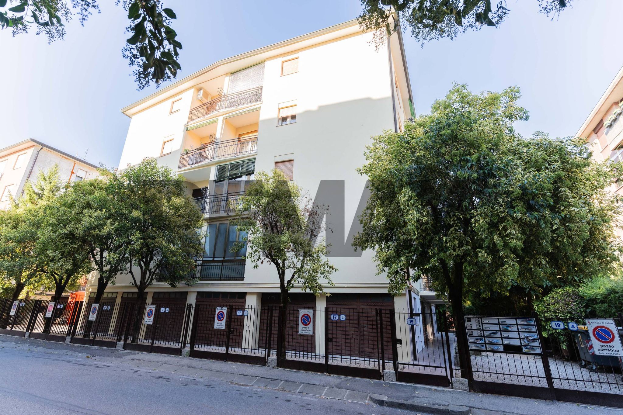 Edificio all'aperto