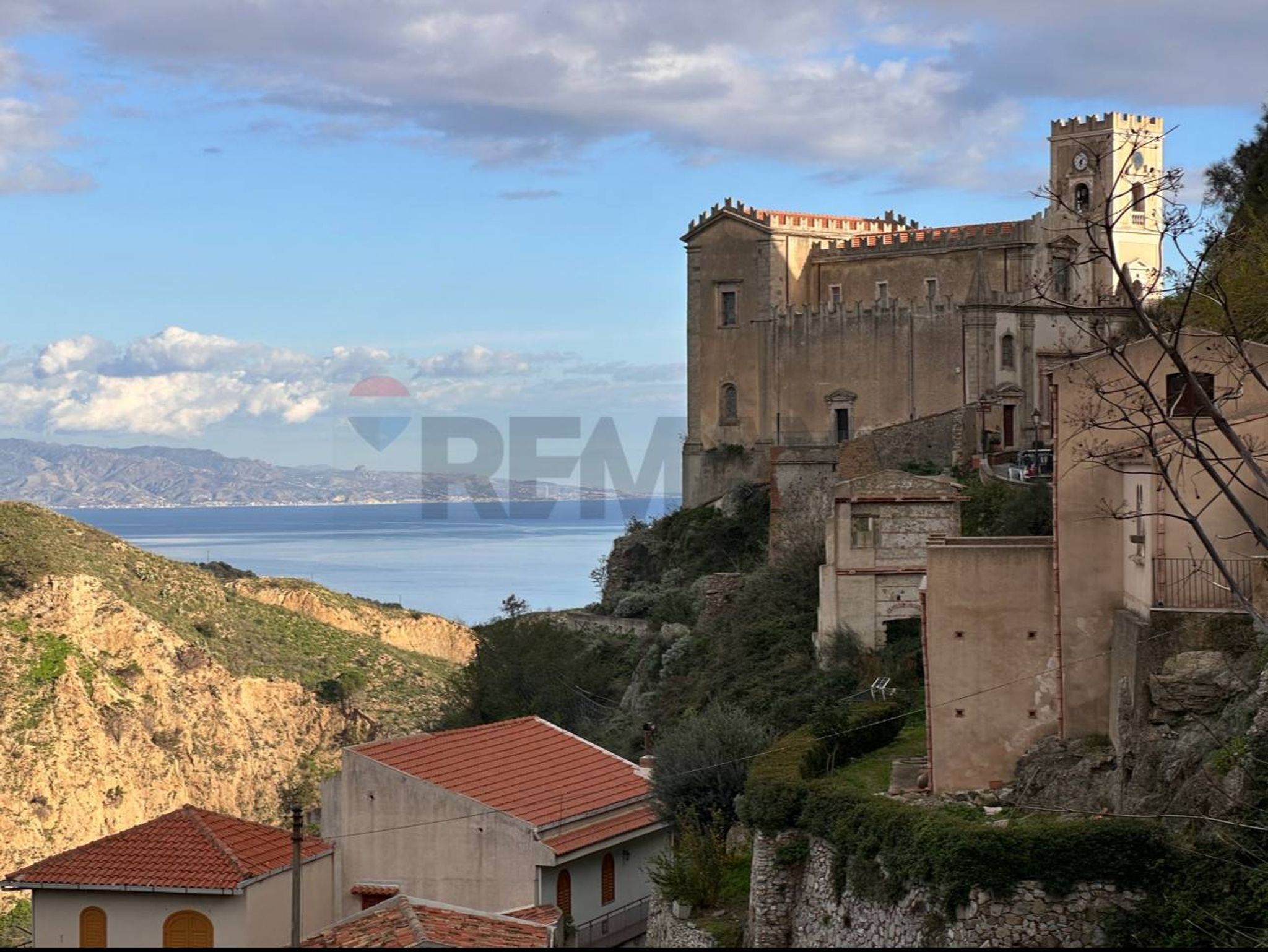 Immobile a Savoca