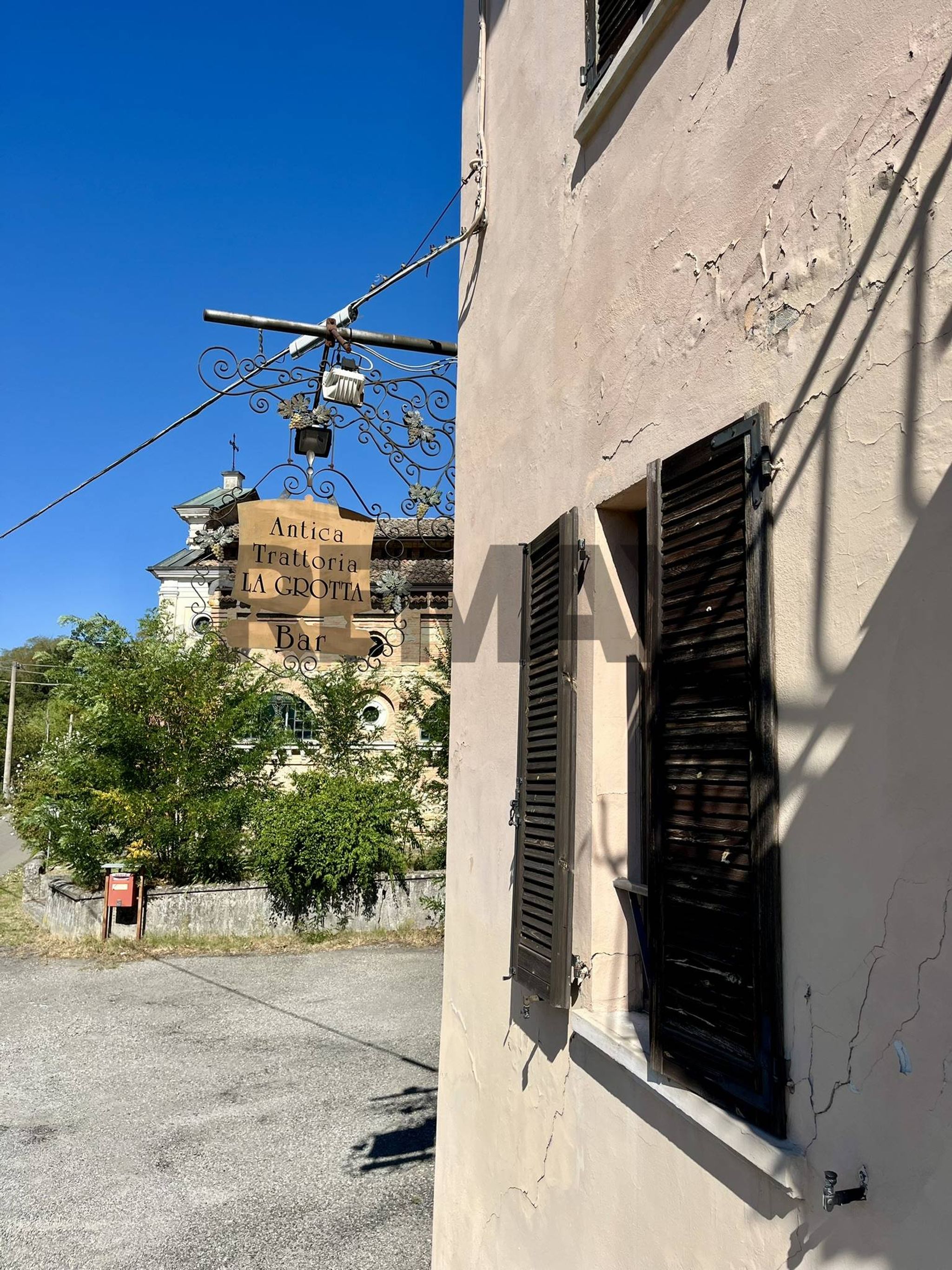 Edificio all'aperto