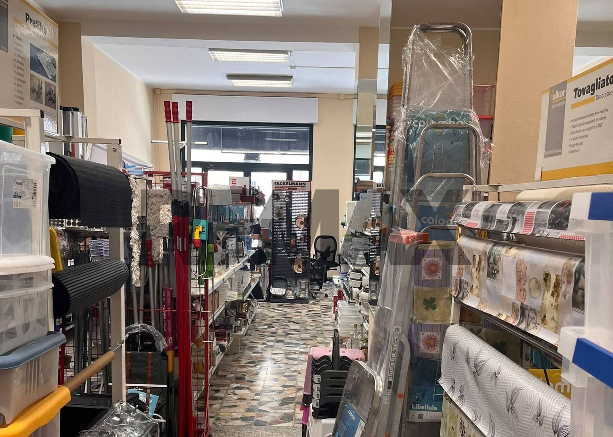 Dispensa di stoccaggio
