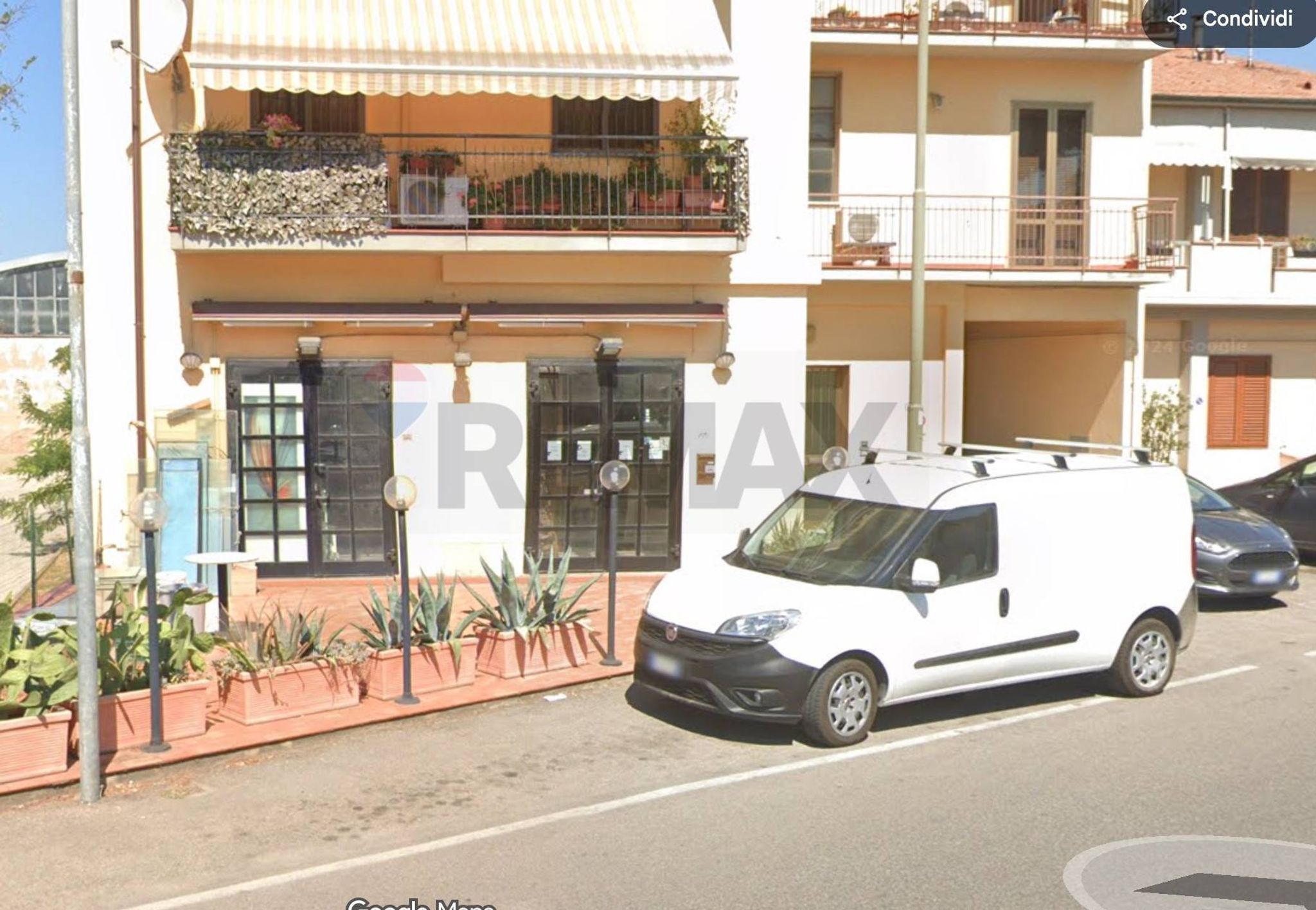 Edificio all'aperto