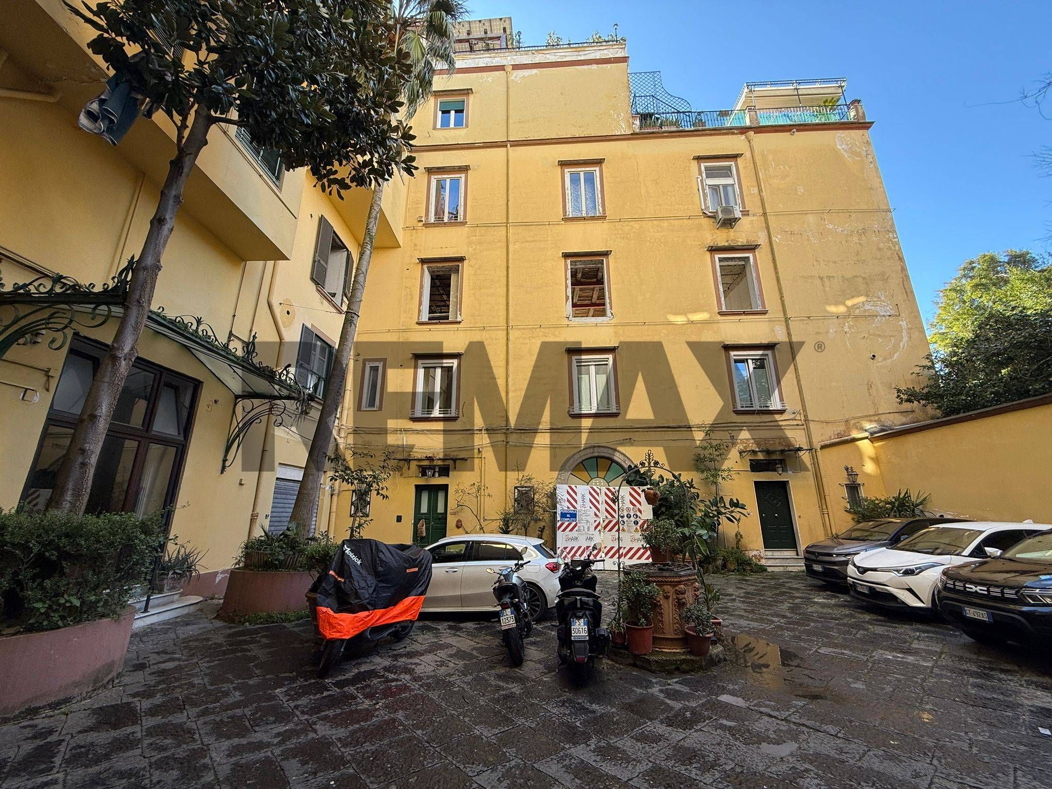 Edificio all'aperto