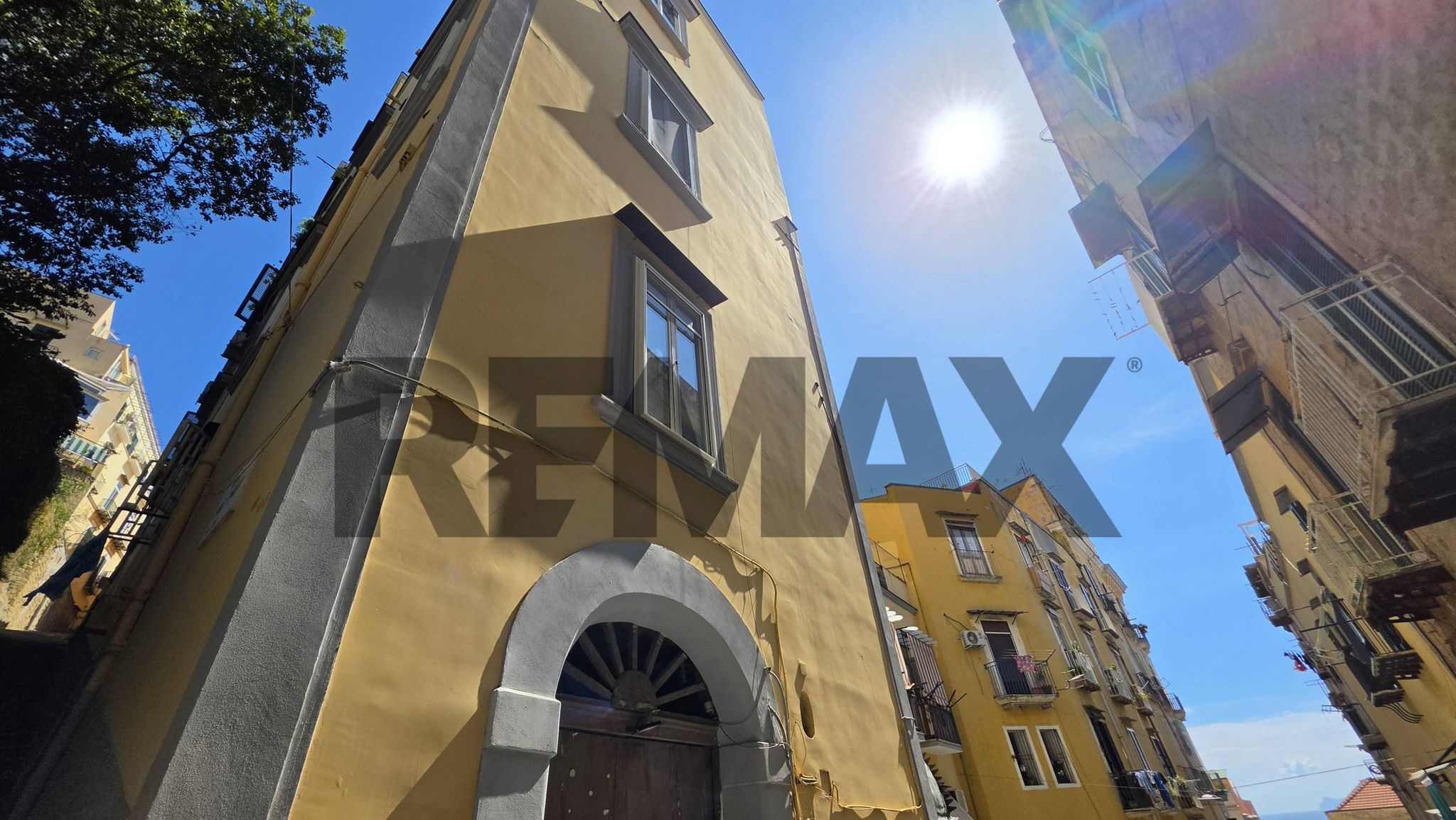 Edificio all'aperto