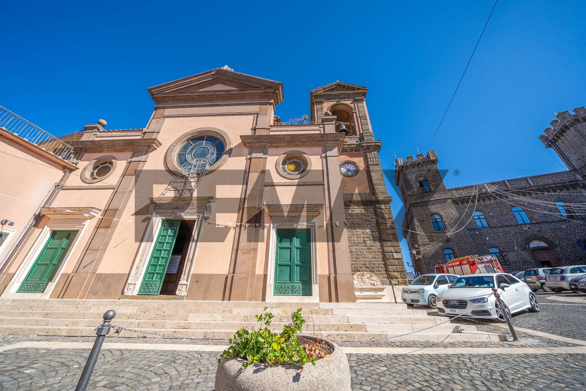 Edificio all'aperto