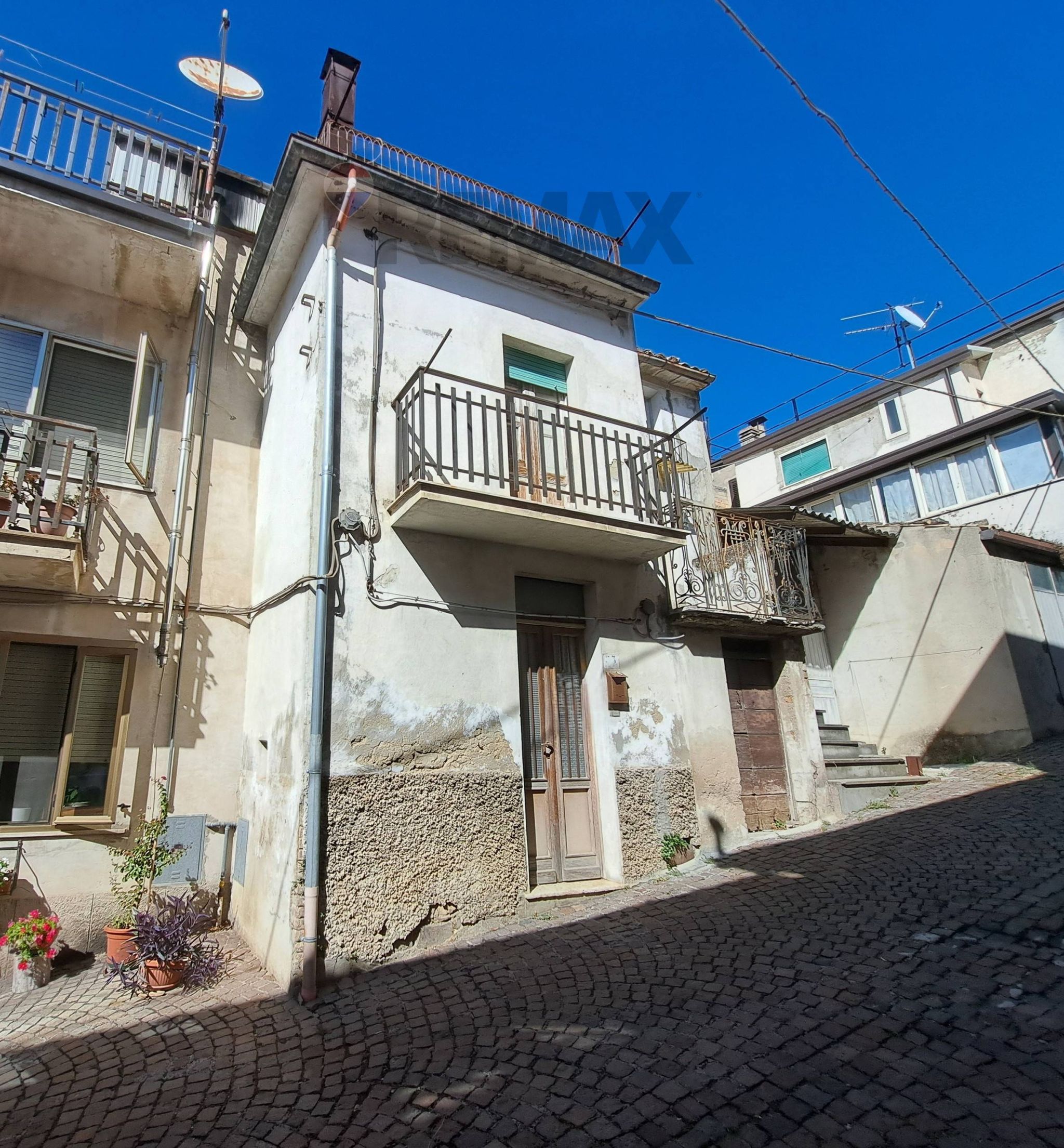 Property in Roccascalegna