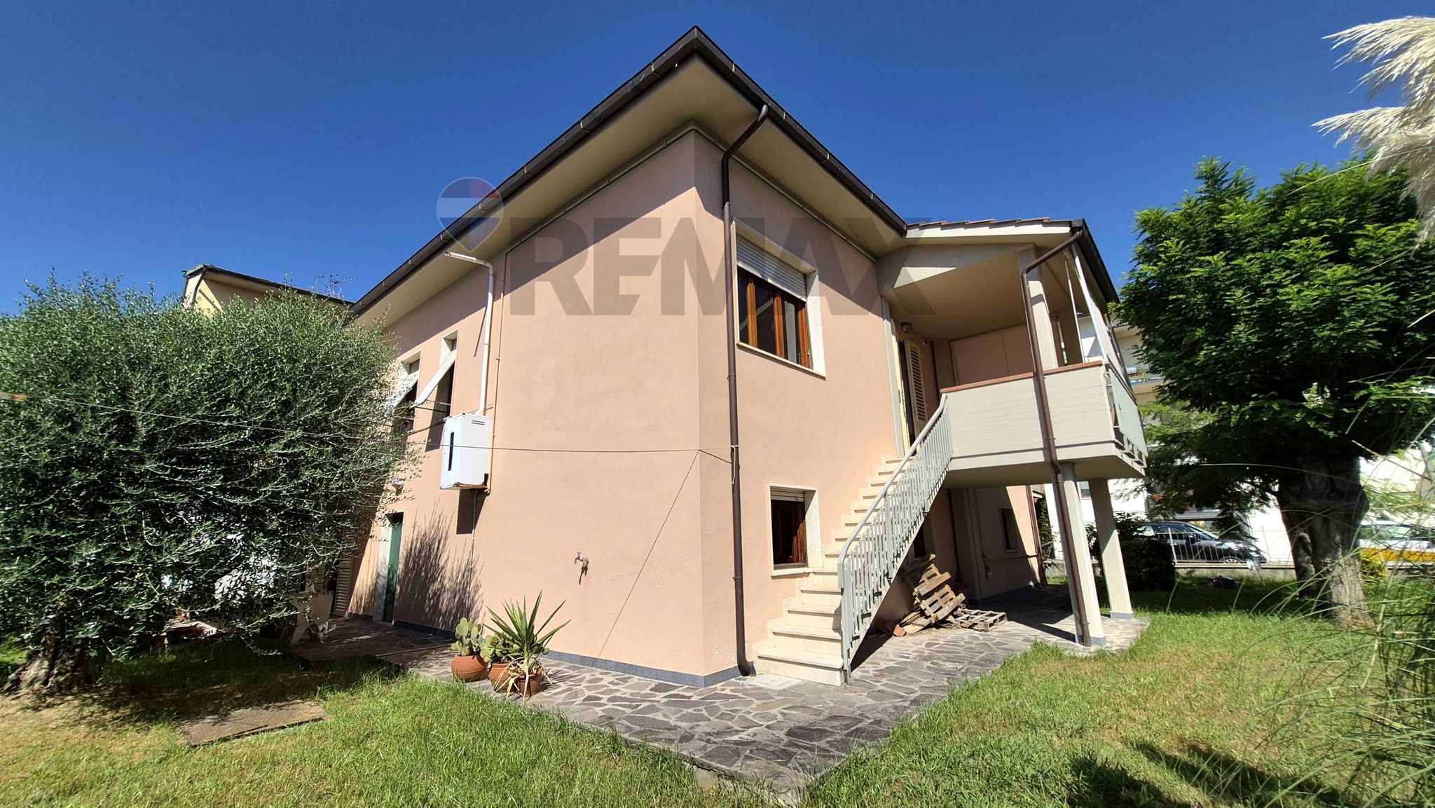 Property in Capraia e Limite