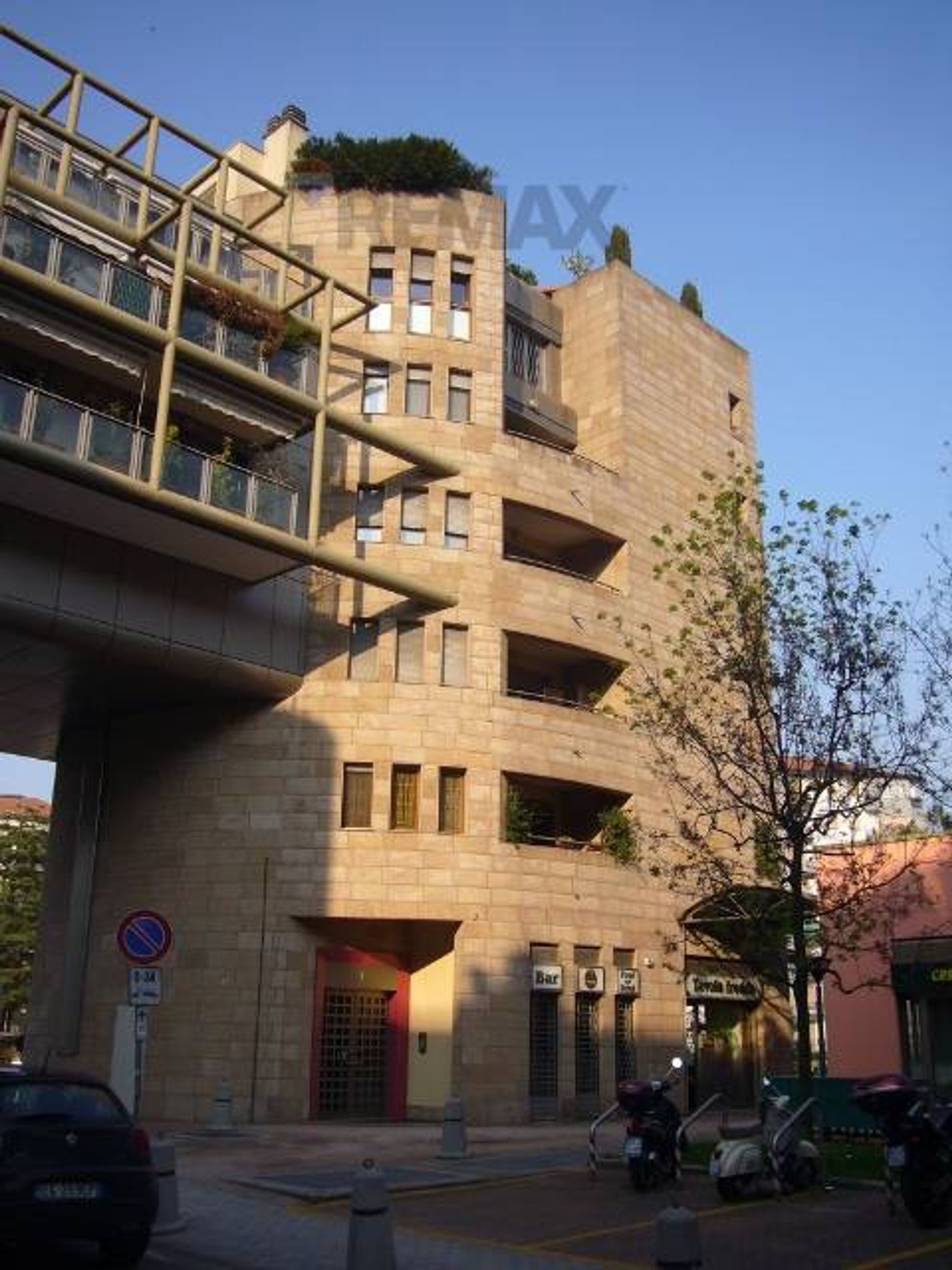 Edificio all'aperto