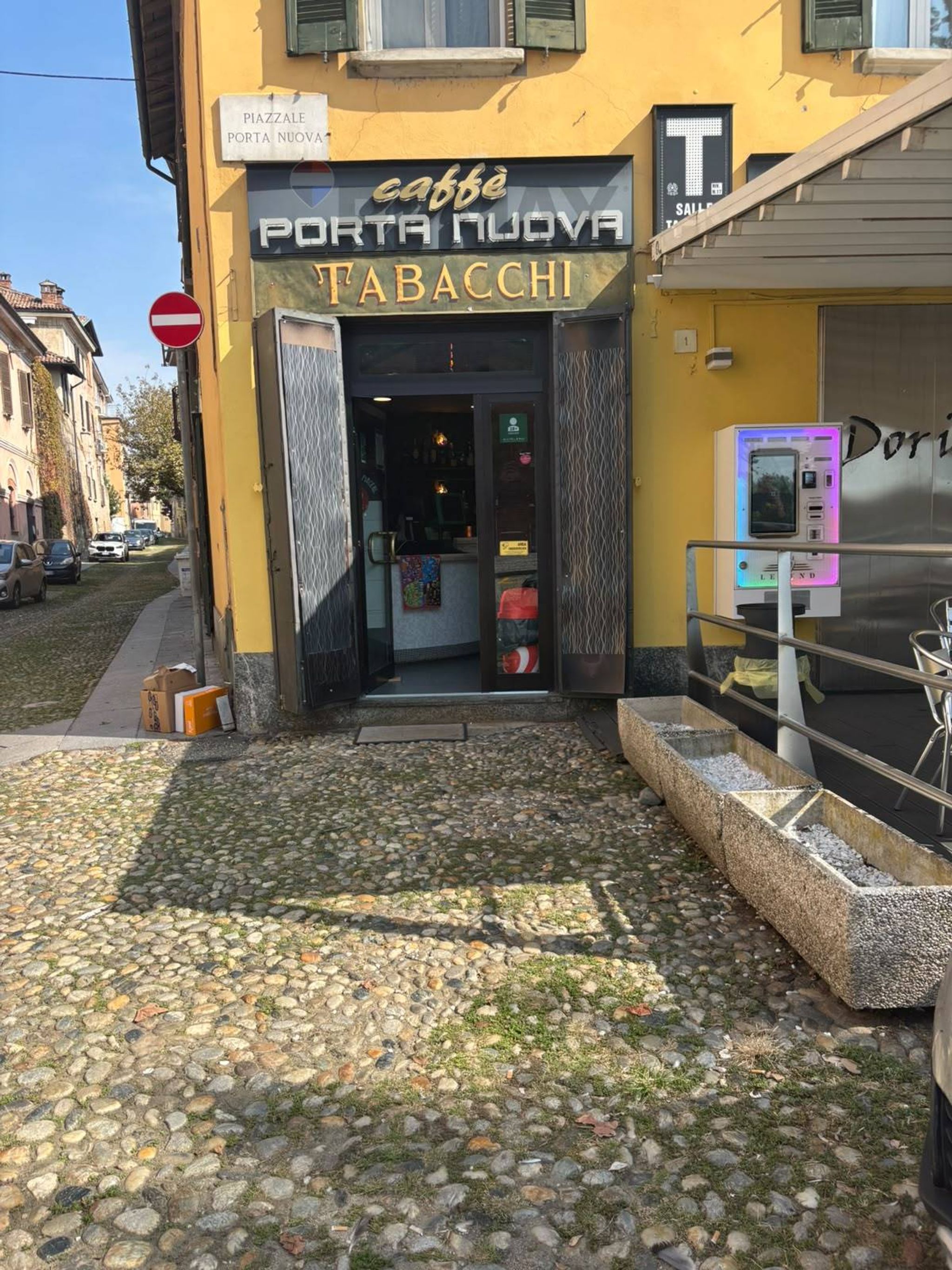 Edificio all'aperto