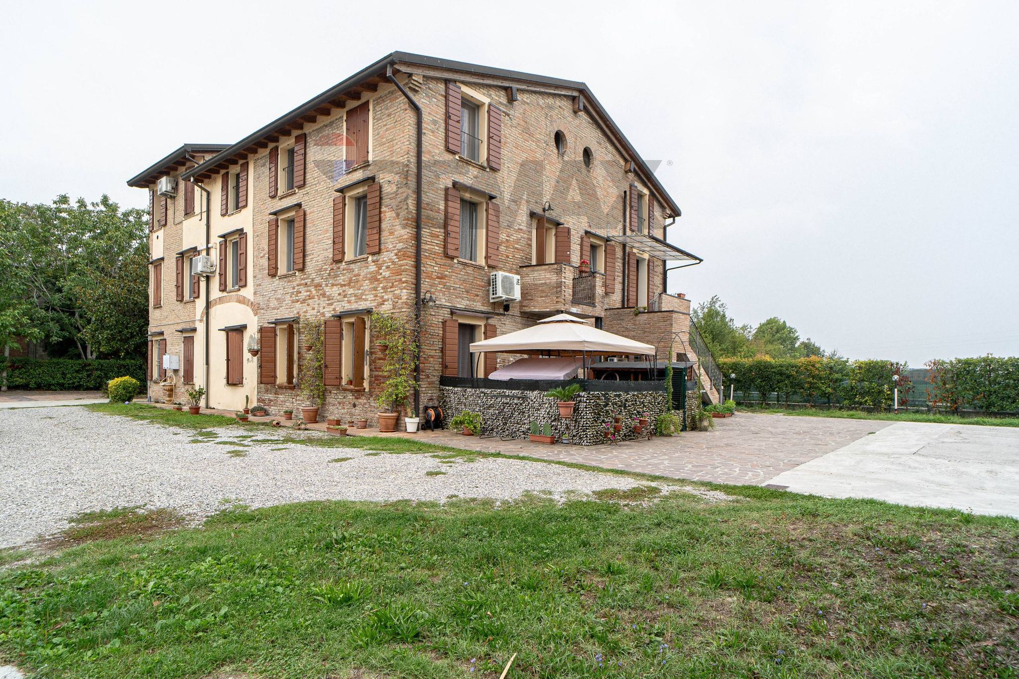 Edificio all'aperto