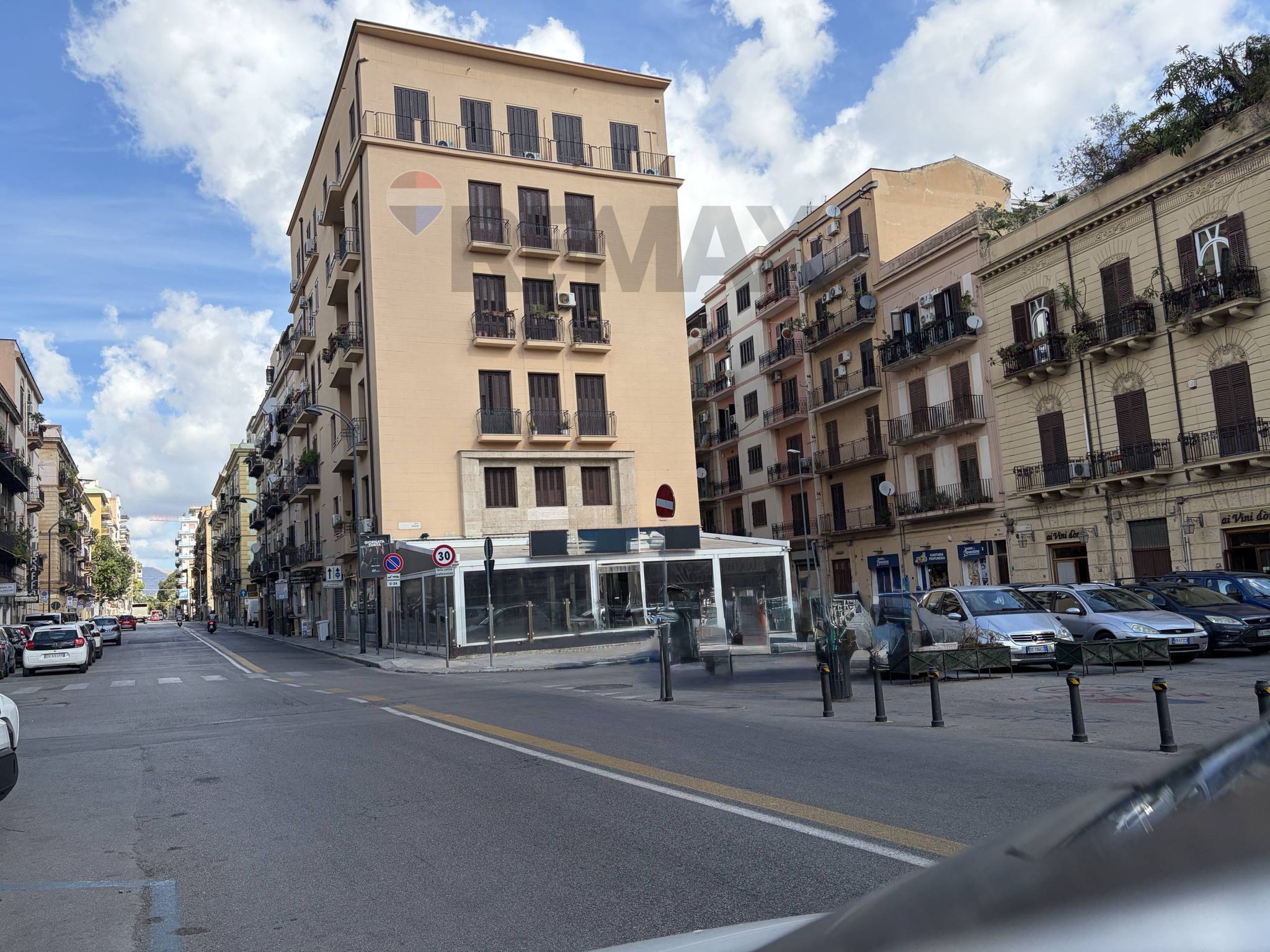 Edificio all'aperto