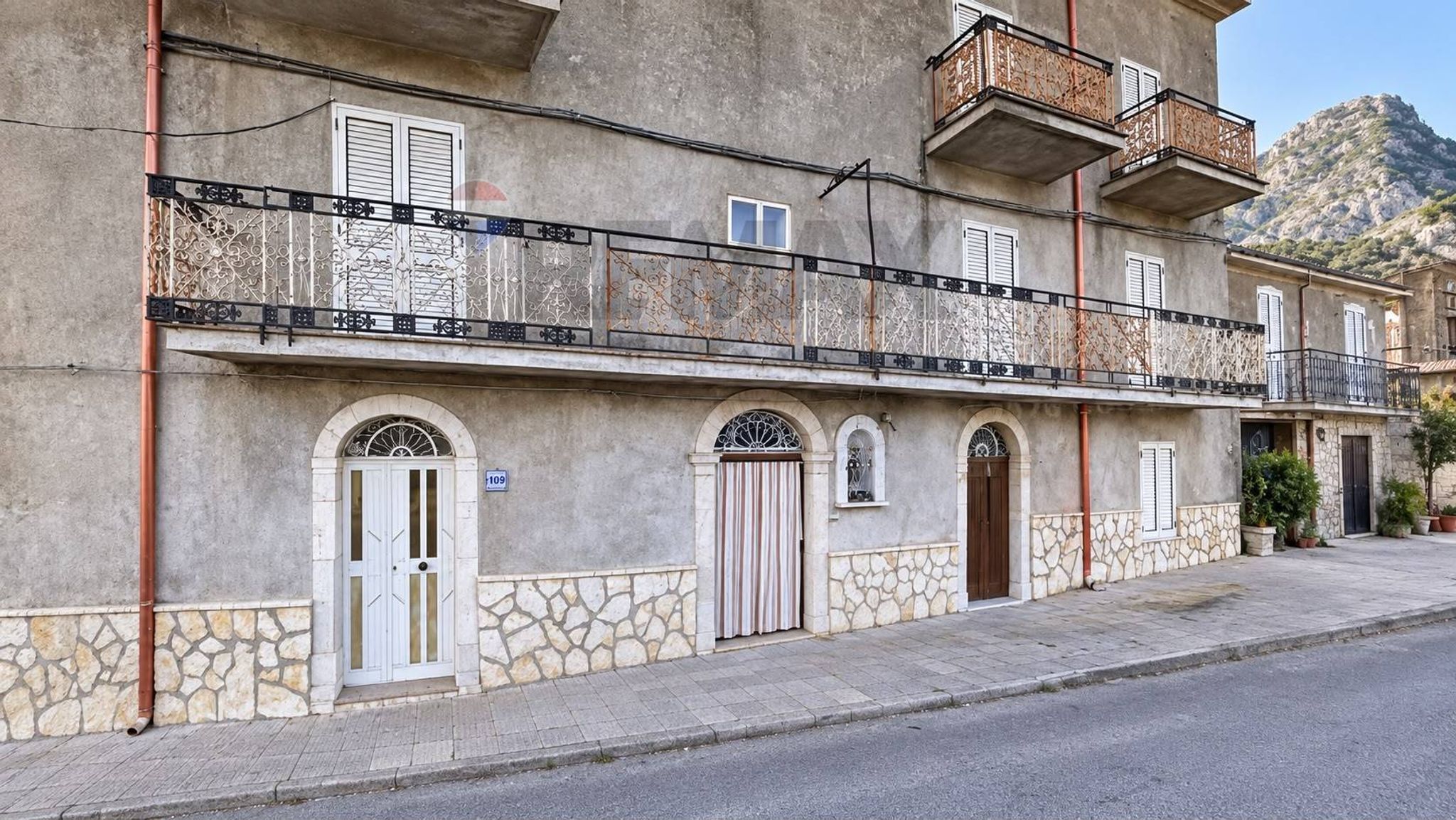 Edificio all'aperto