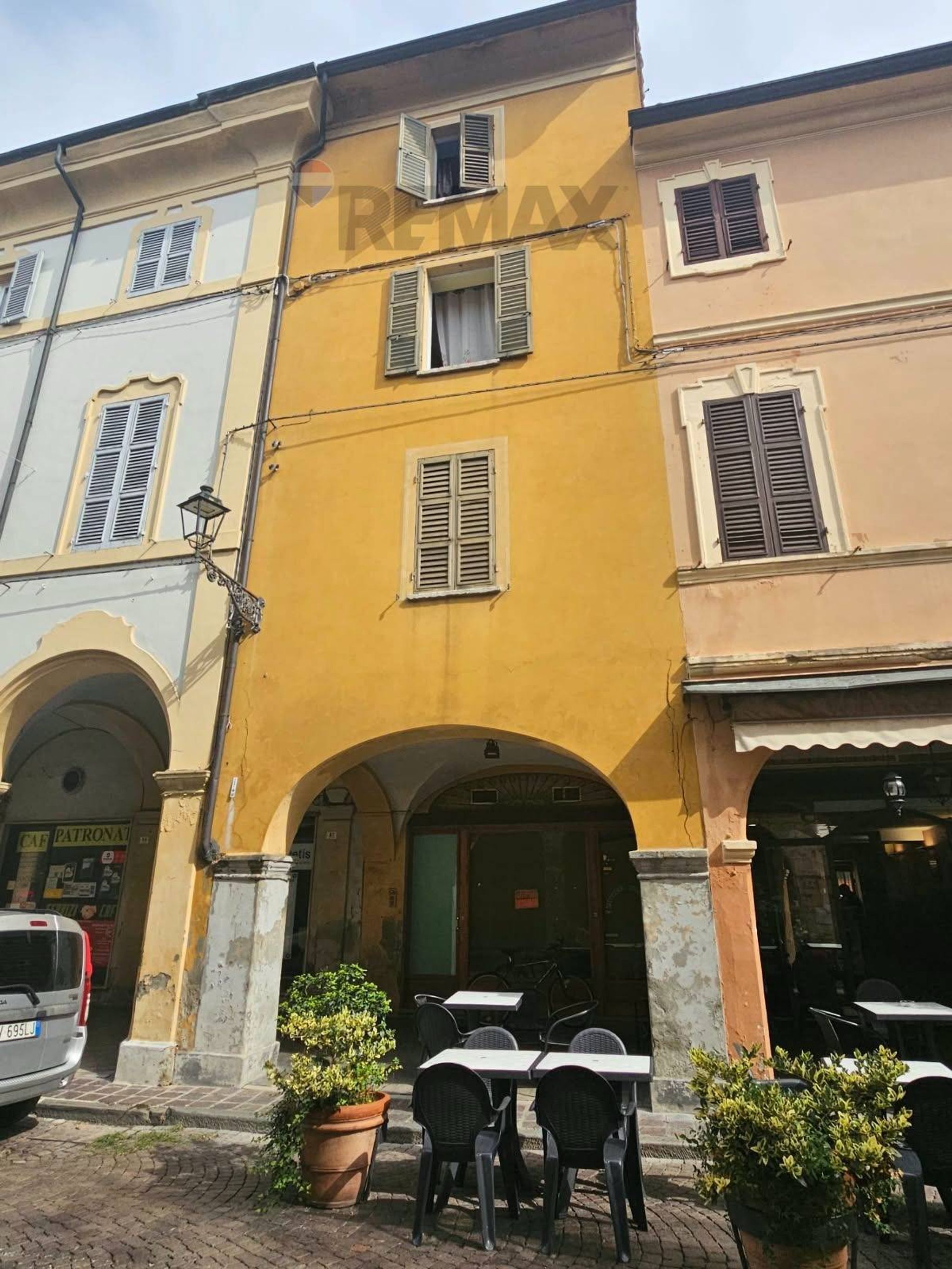 Edificio all'aperto